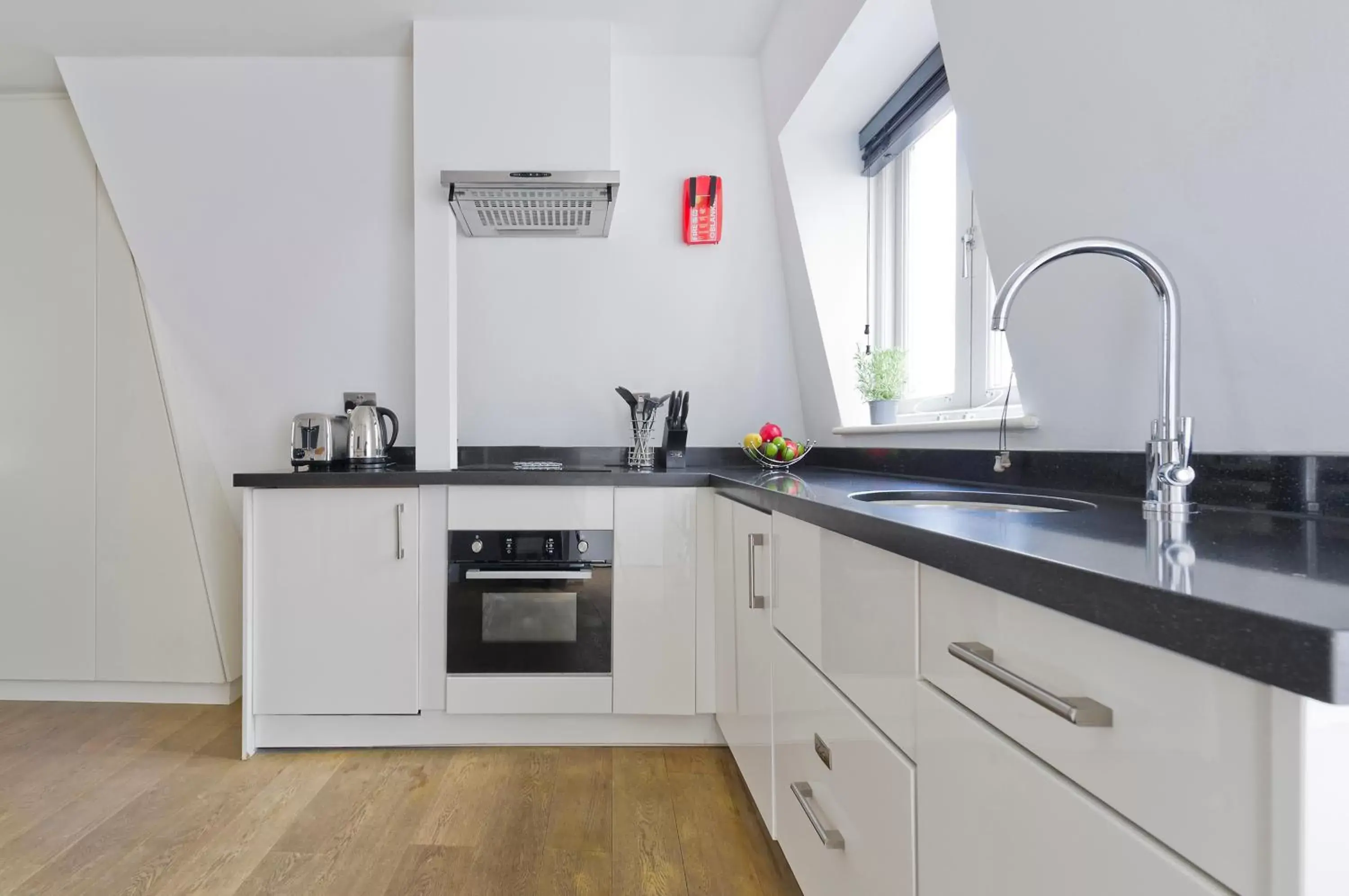 Kitchen or kitchenette, Kitchen/Kitchenette in Crane Court by City2Stay