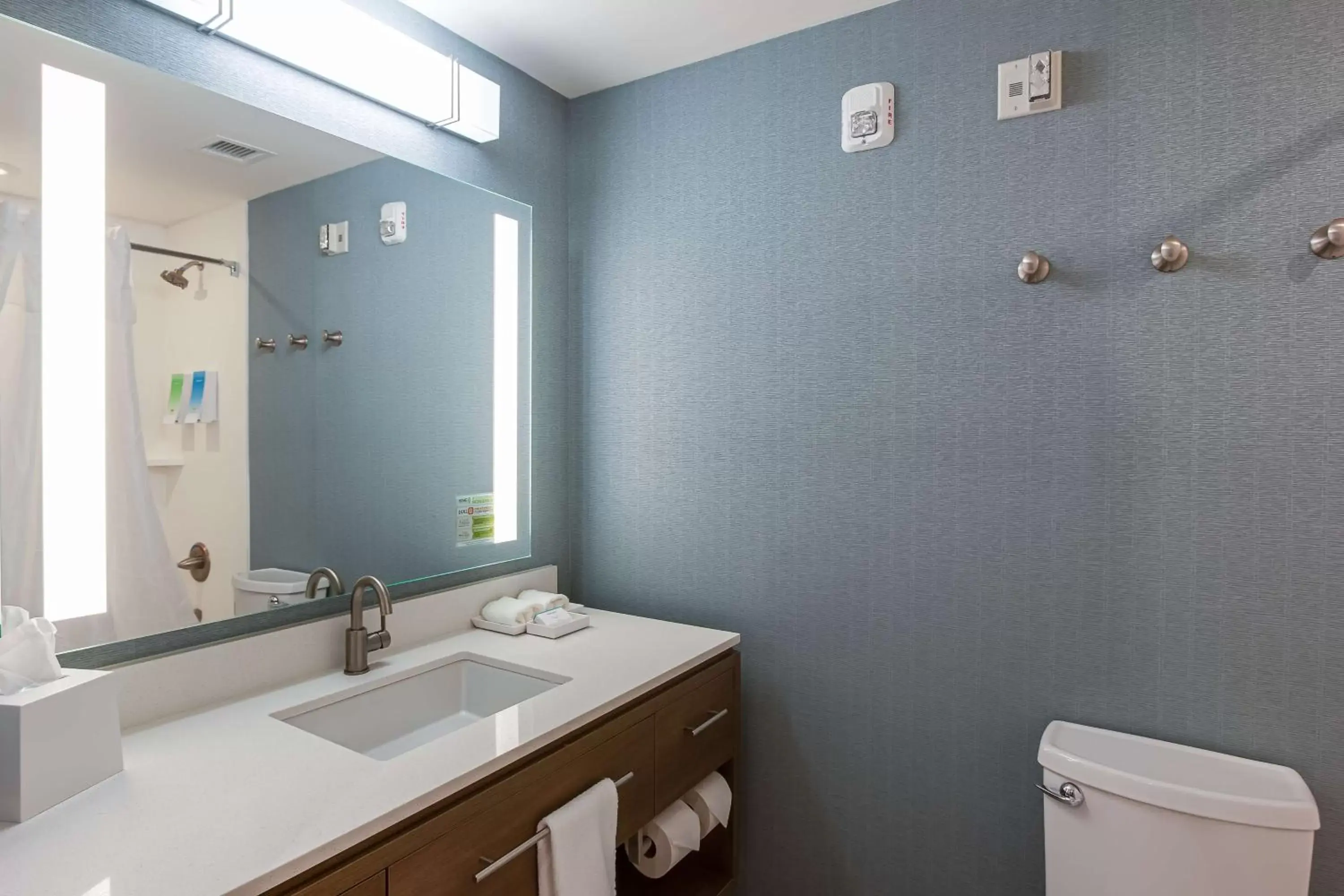 Bathroom in Home2 Suites By Hilton Nashville Bellevue