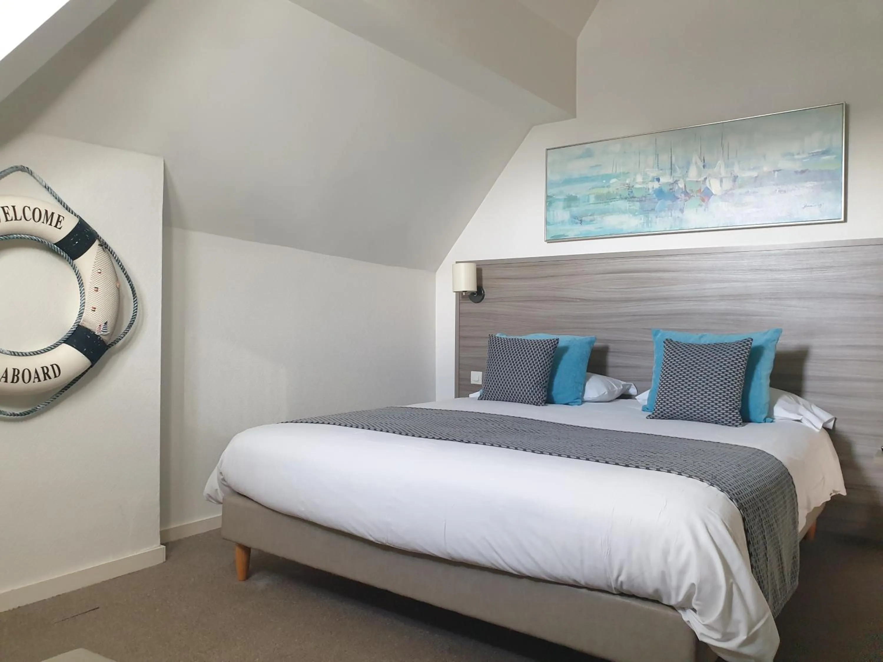 Bedroom, Bed in Hotel Henri IV