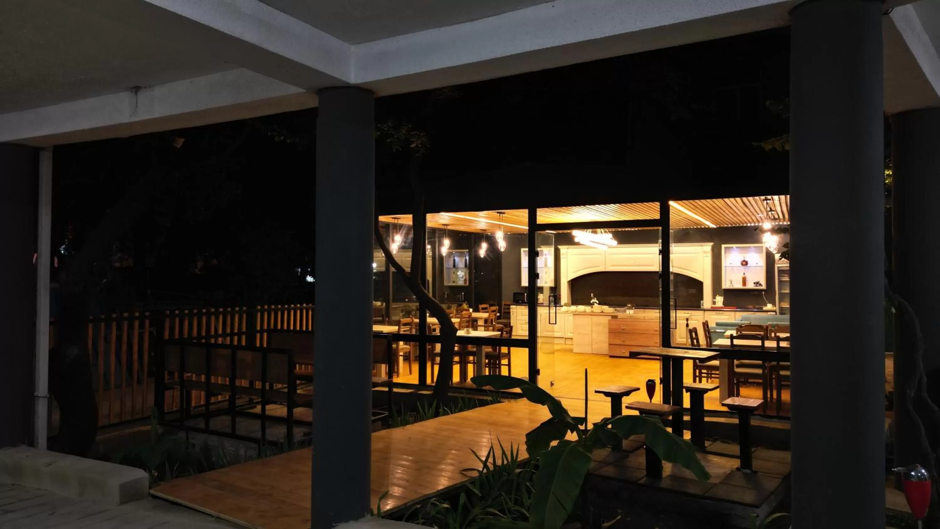 Restaurant/places to eat in Hotel Salosi