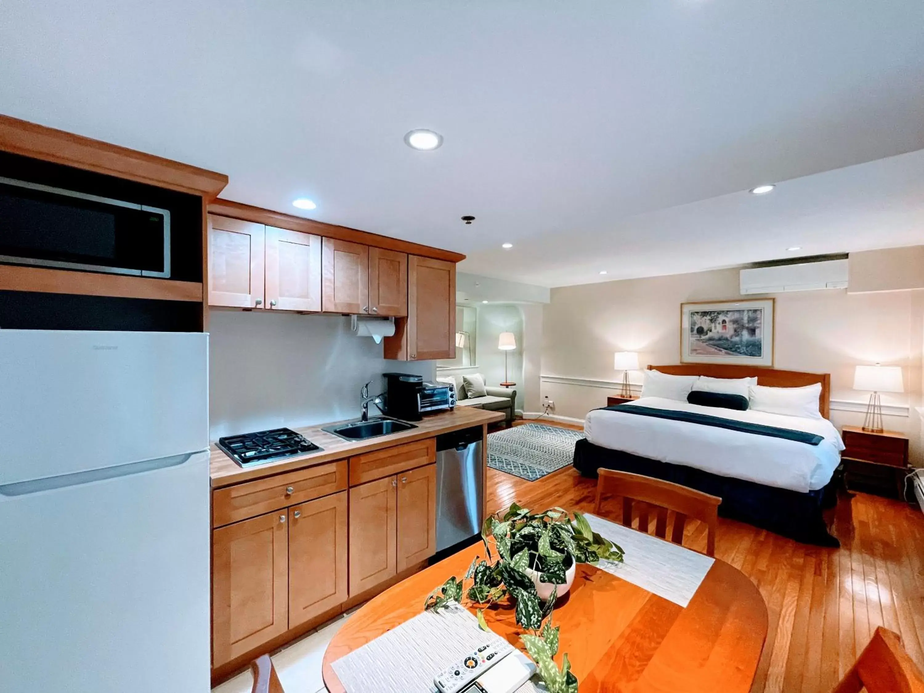 Kitchen/Kitchenette in Copley House