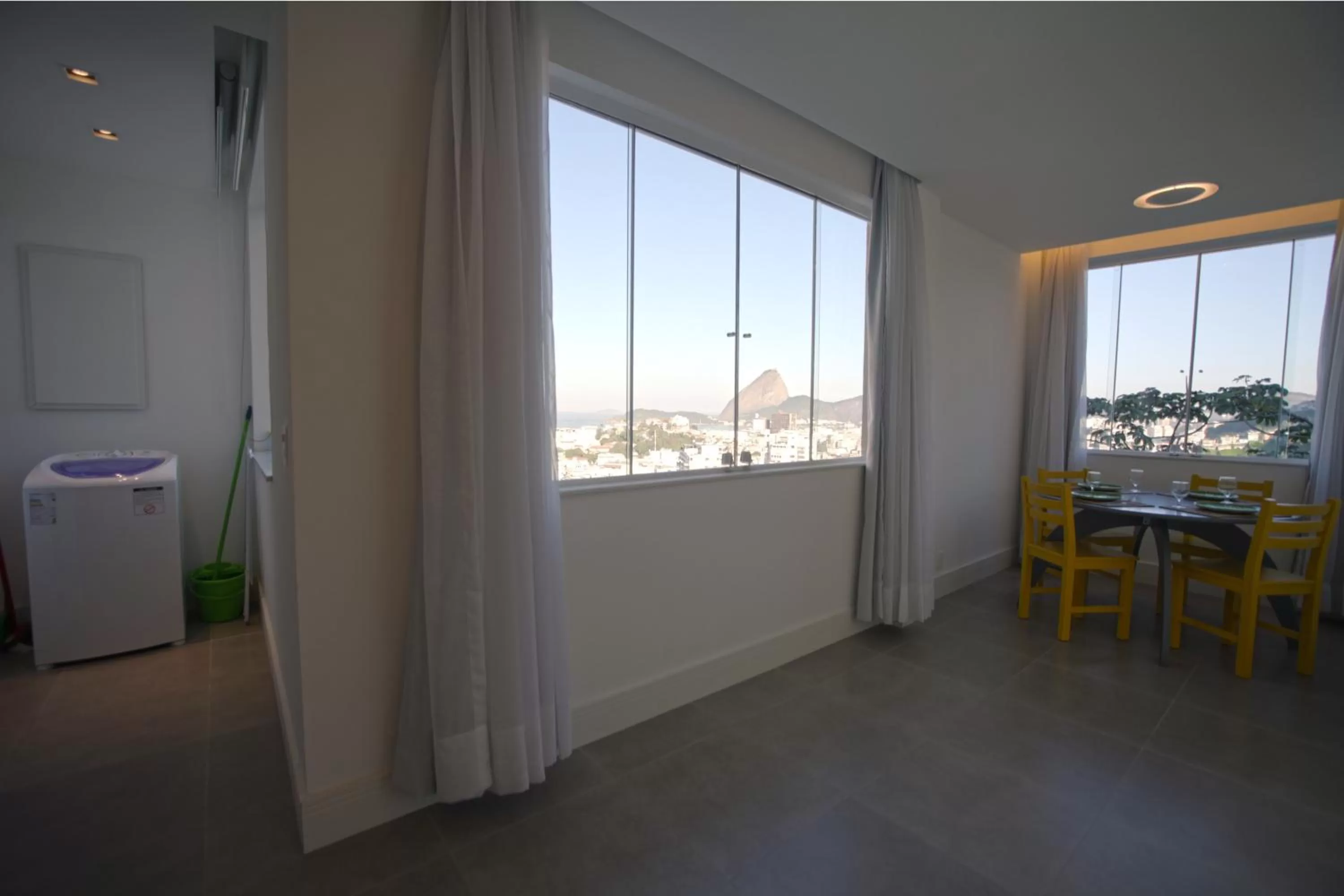 Dining area in Sugar Loft Apartments