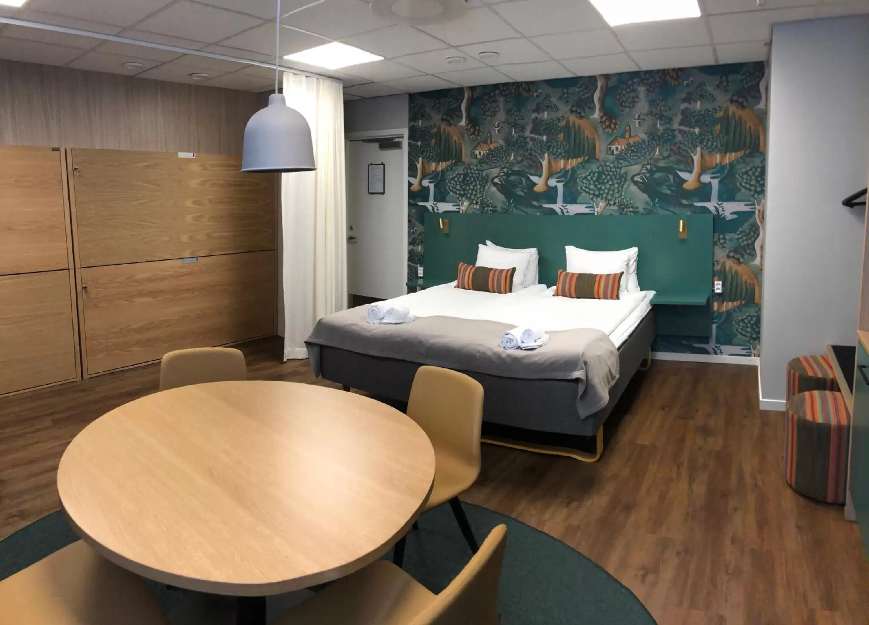 Family Room with Shared Bathroom in Kom Family Family Room with Shared Bathroom in Kom Family