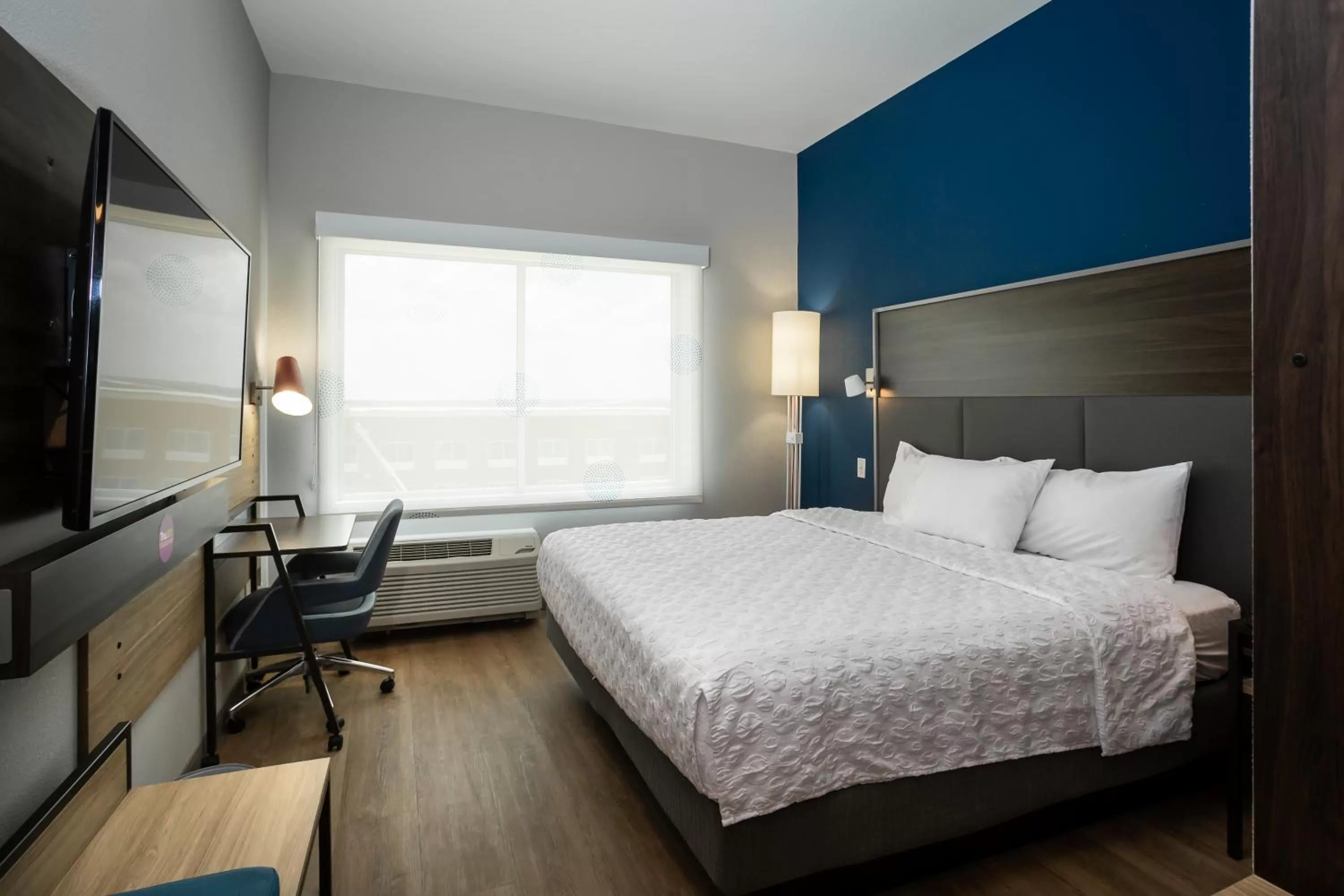 King Room - Mobility Accessible with Roll In Shower in Tru by Hilton Pflugerville, TX