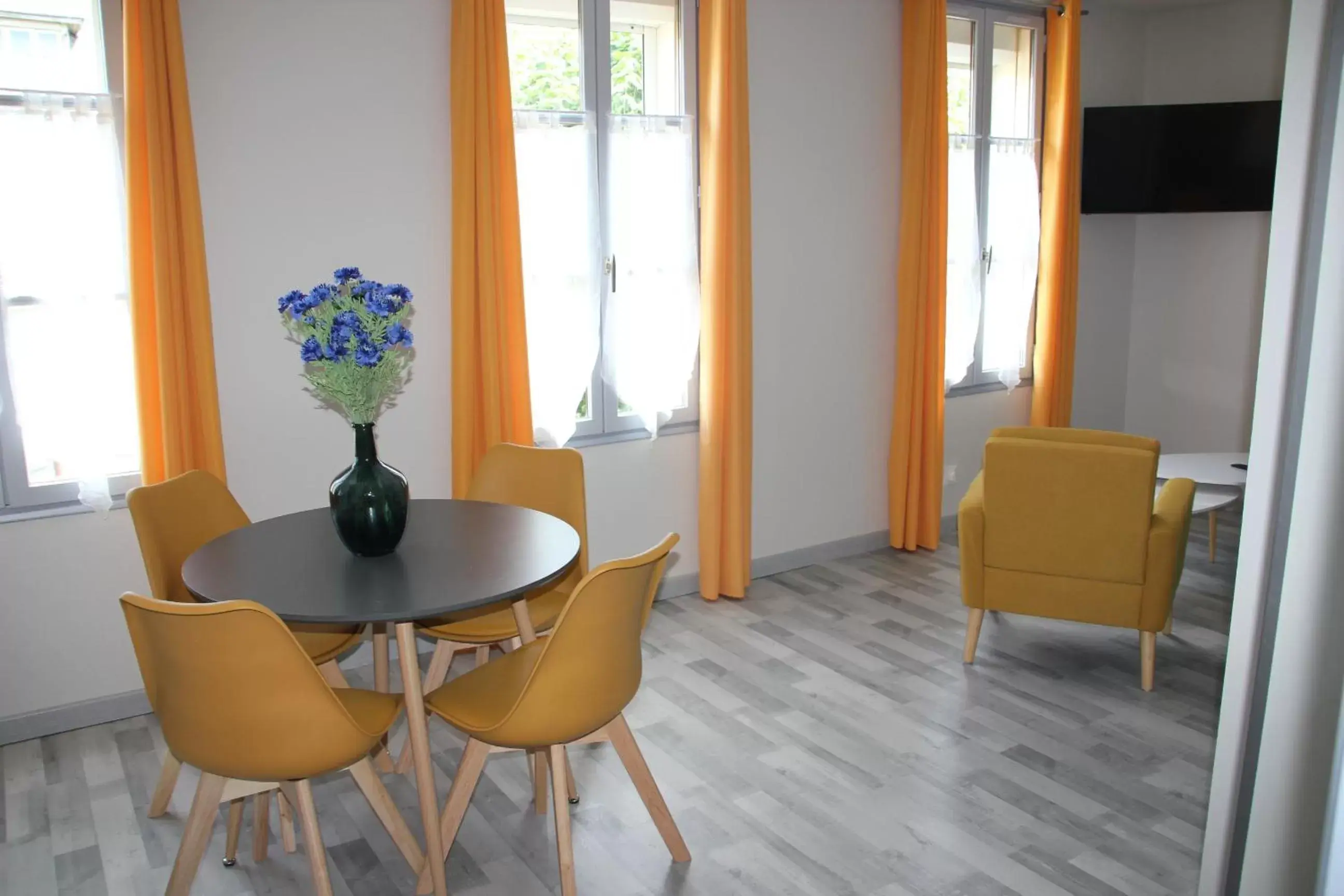 Dining Area in Les appartements du Saint Hubert