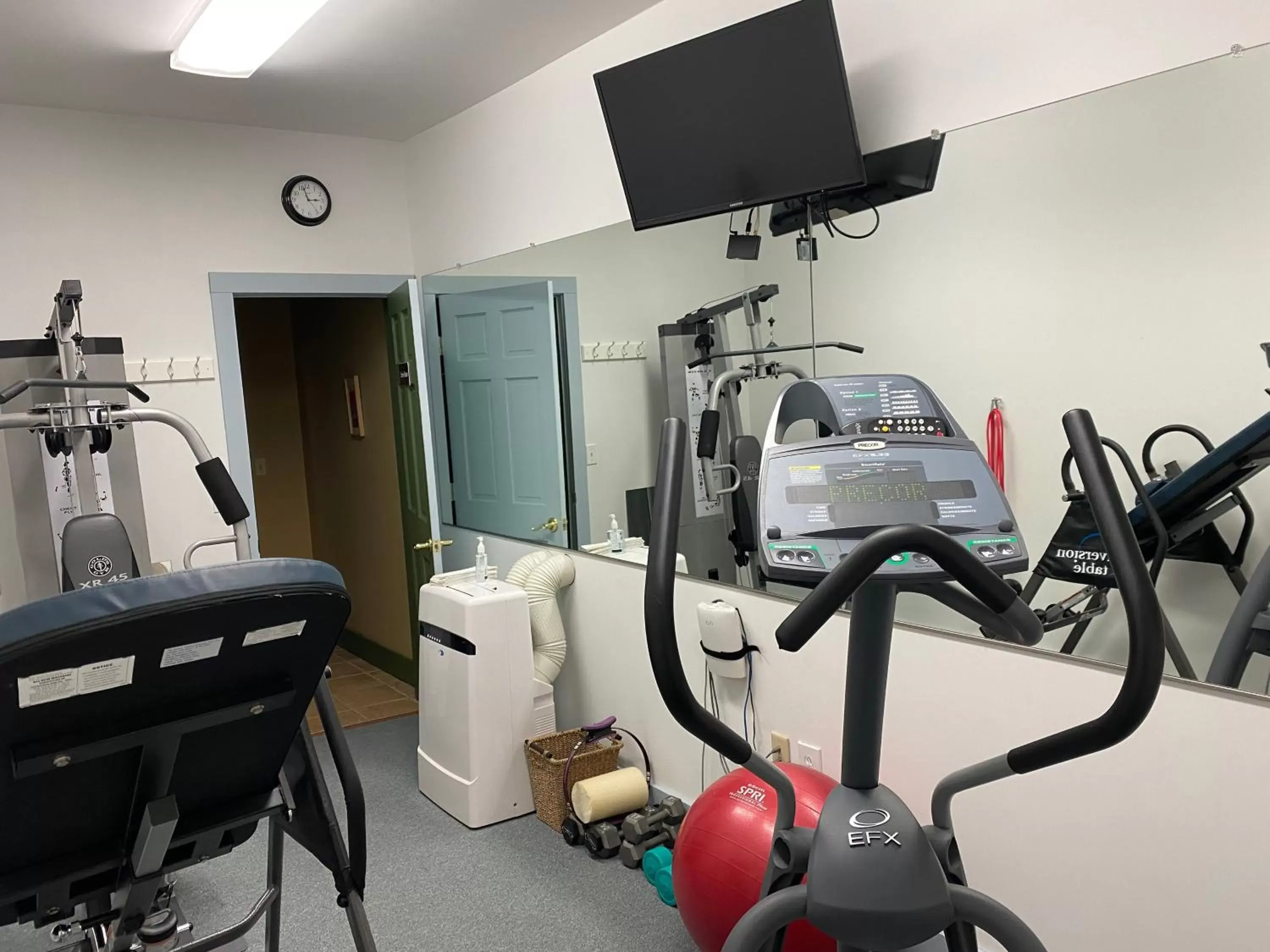 Fitness centre/facilities, Fitness Center/Facilities in Bristol Suites