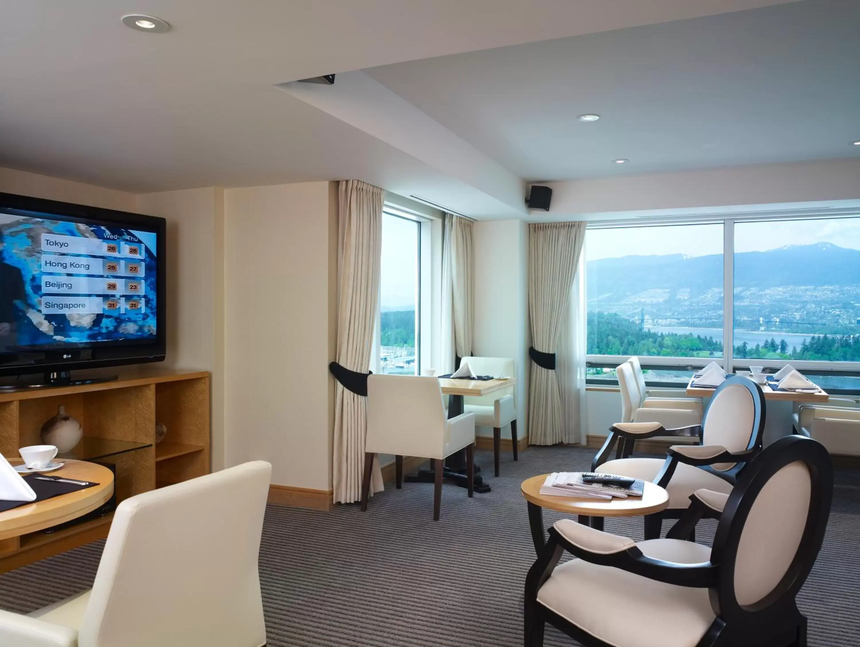 Lounge or bar in Pan Pacific Vancouver Lounge or bar in Pan Pacific Vancouver