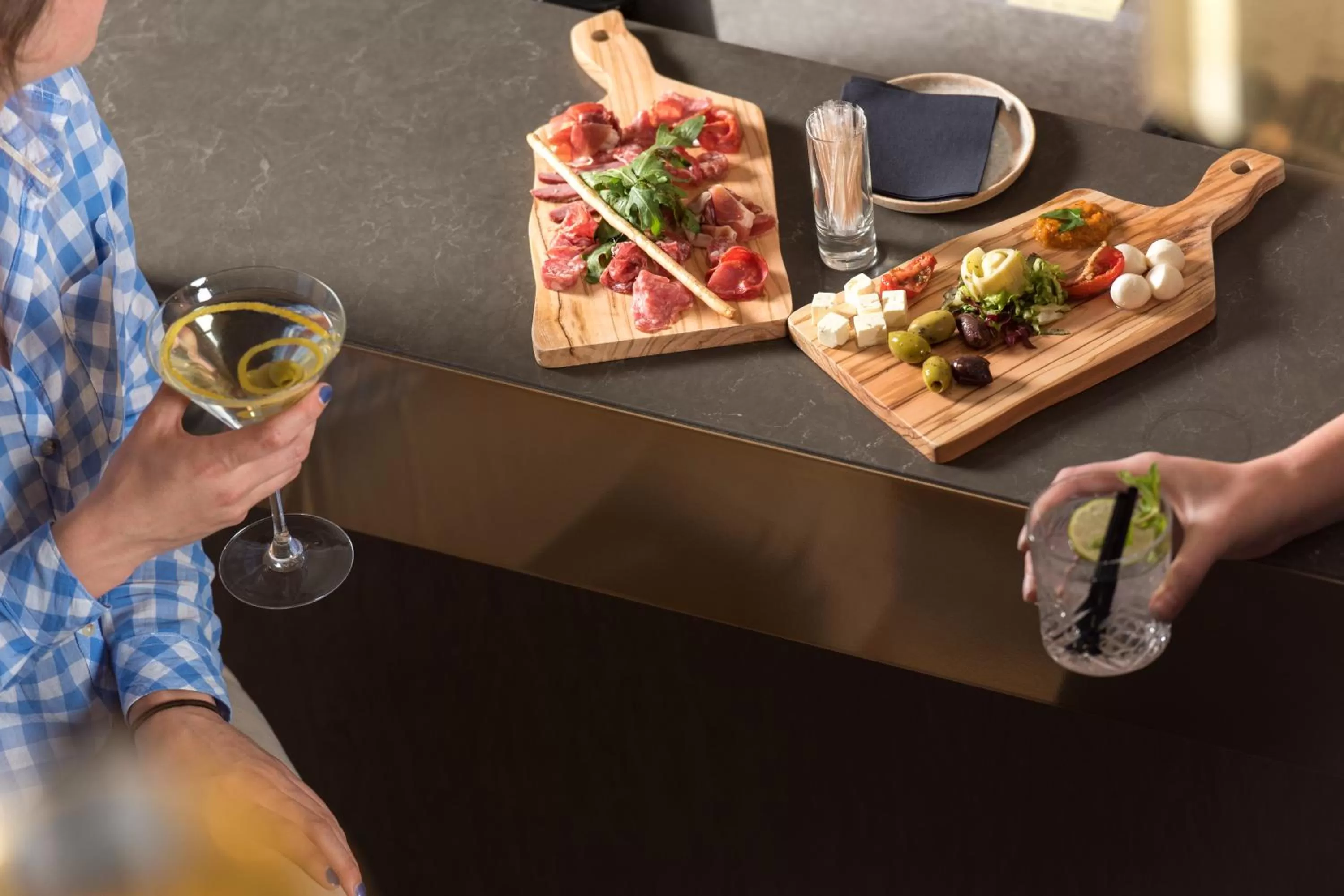 Restaurant/places to eat in Novotel Charleroi Centre