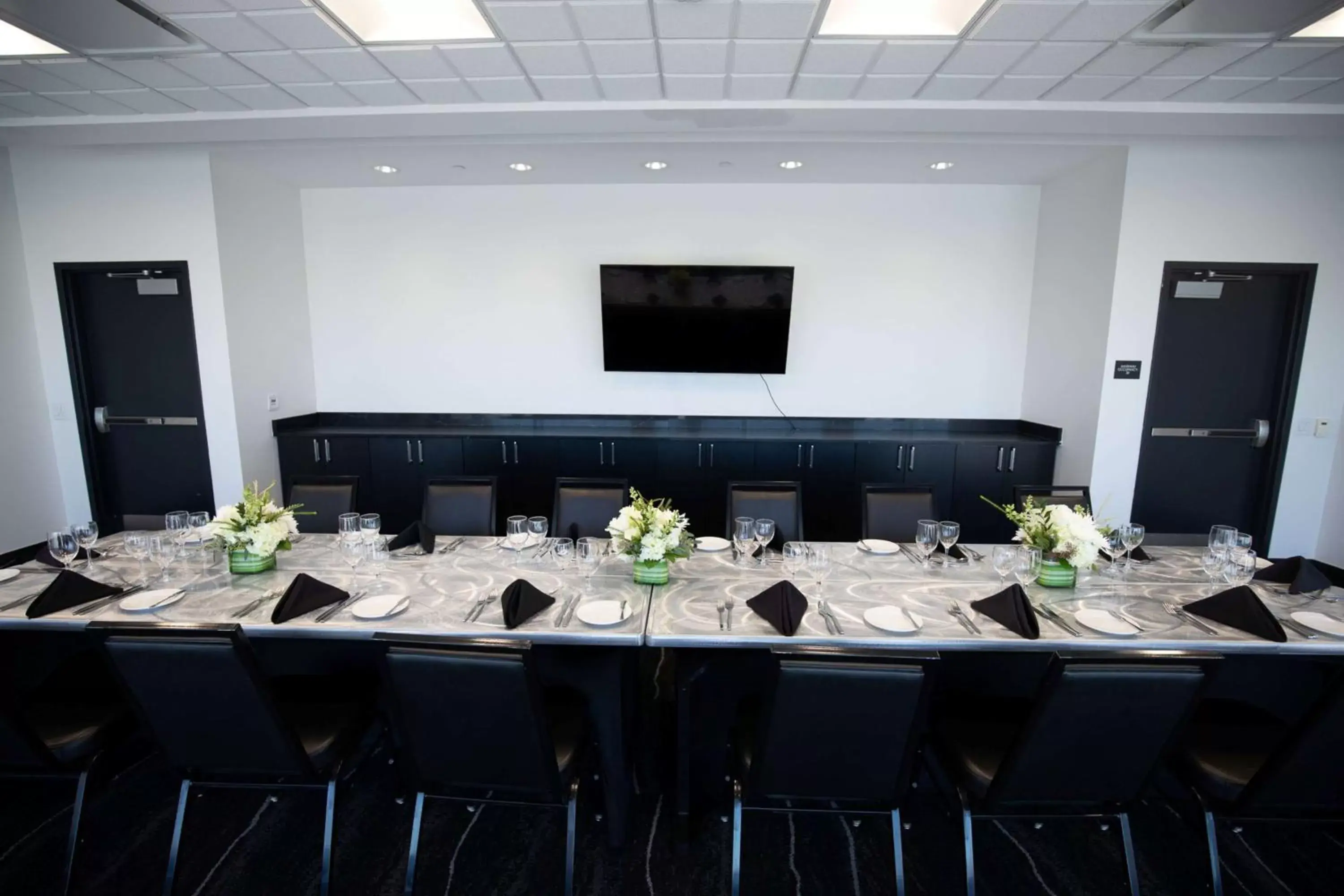 Meeting/conference room, Restaurant/Places to Eat in Lorenzo Hotel