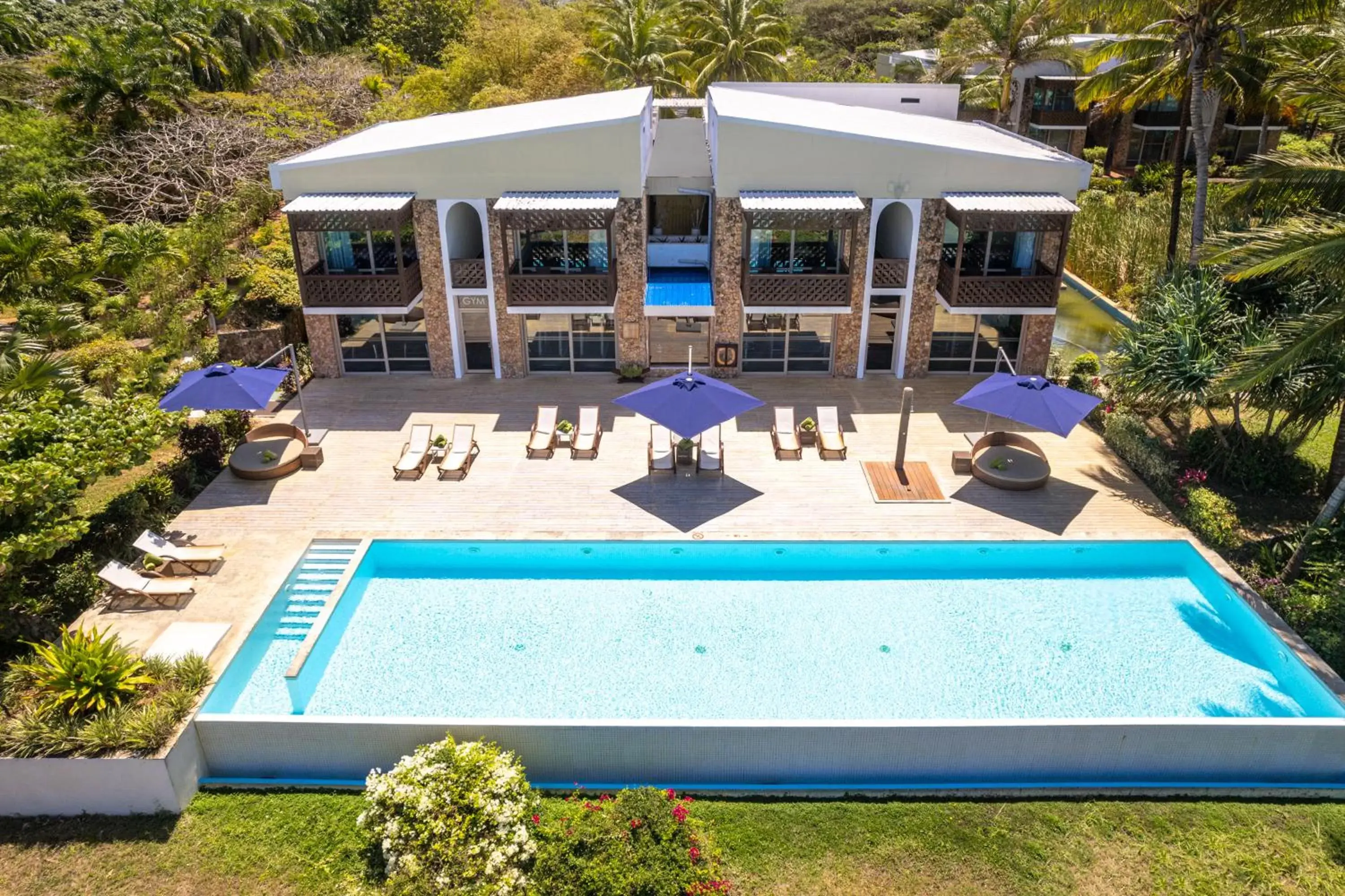 Swimming pool in Melia Zanzibar Swimming pool in Melia Zanzibar