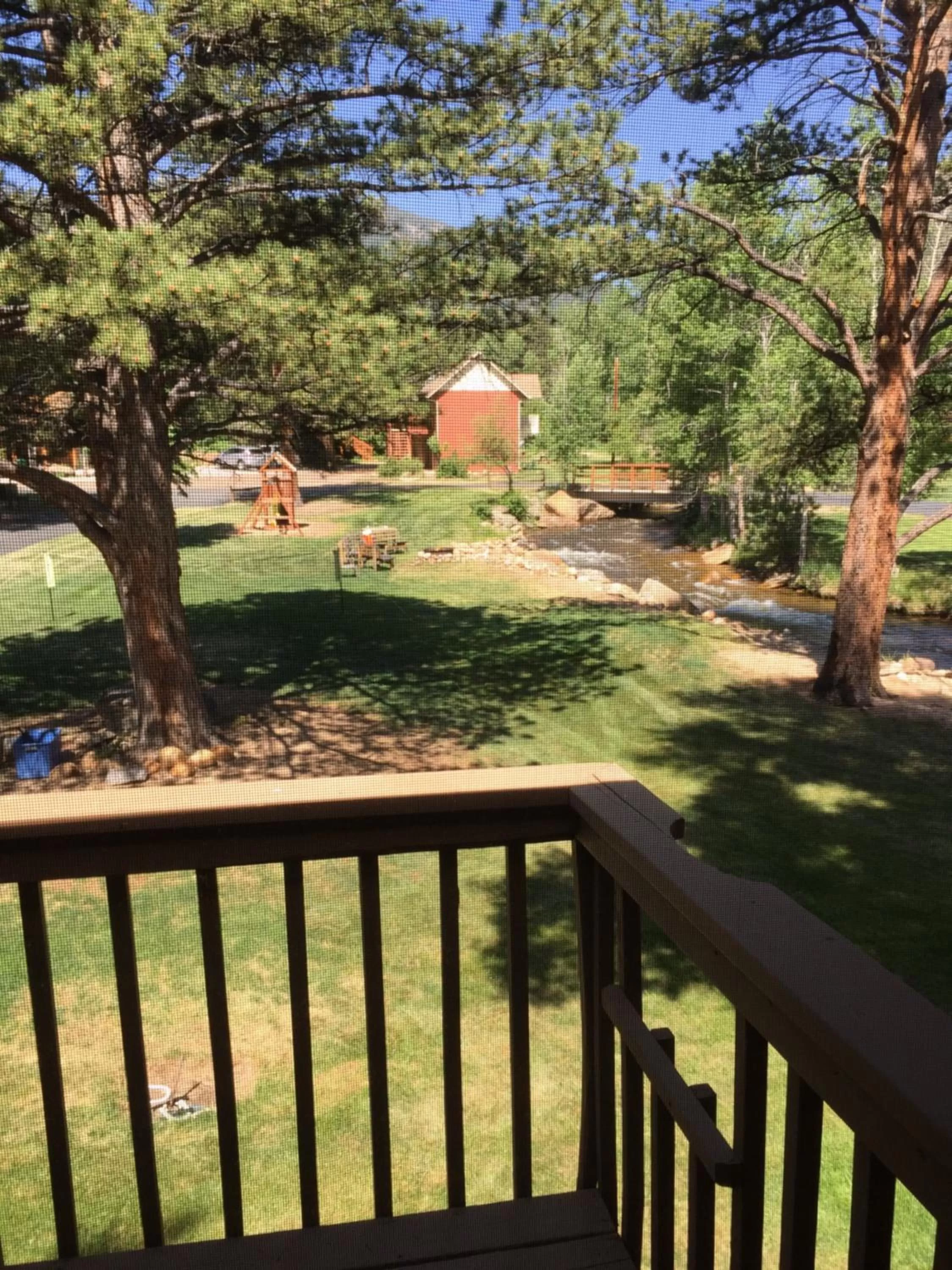 4 Seasons Inn on Fall River