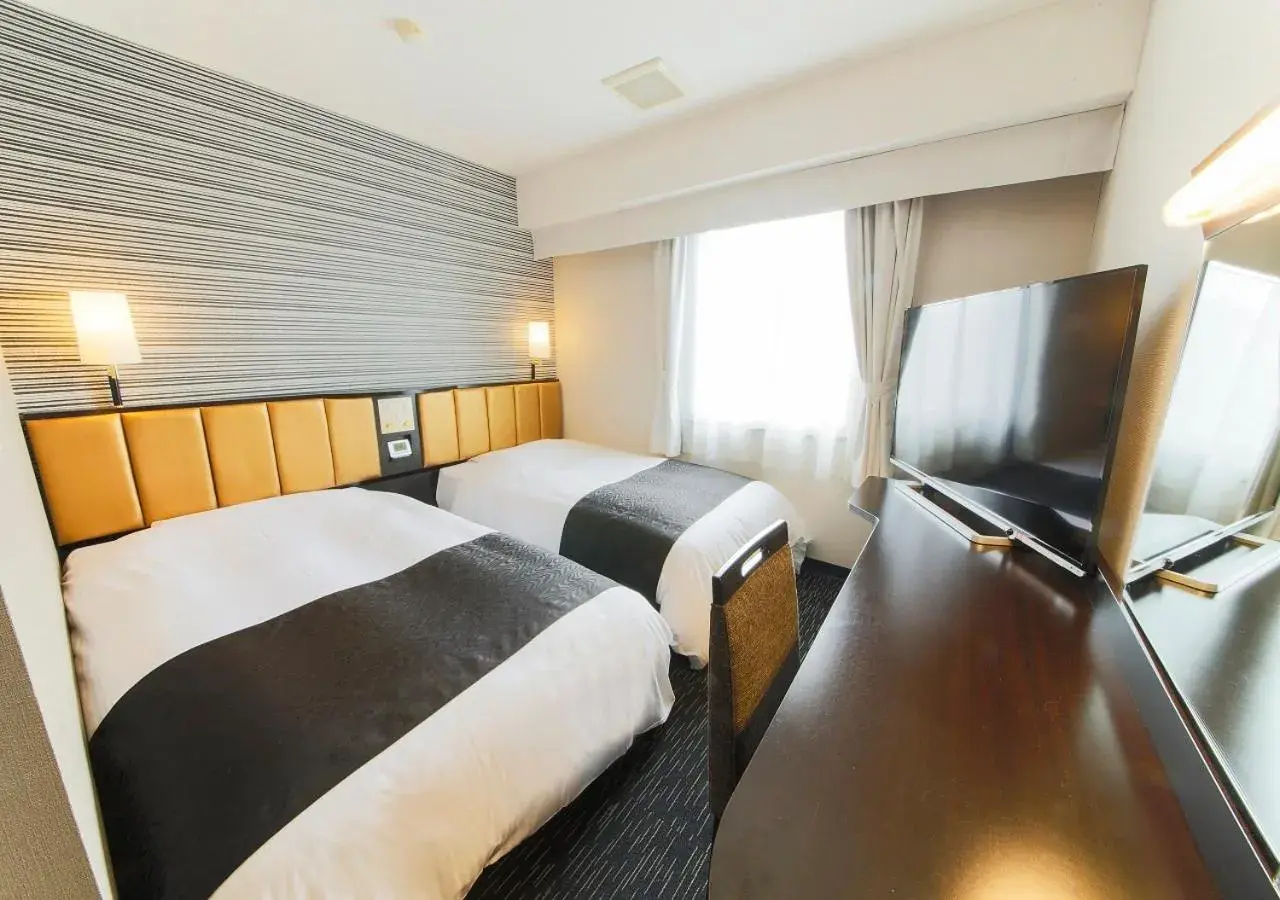 Photo of the whole room, Bed in Apa Hotel Aomori-Eki Kencho-Dori