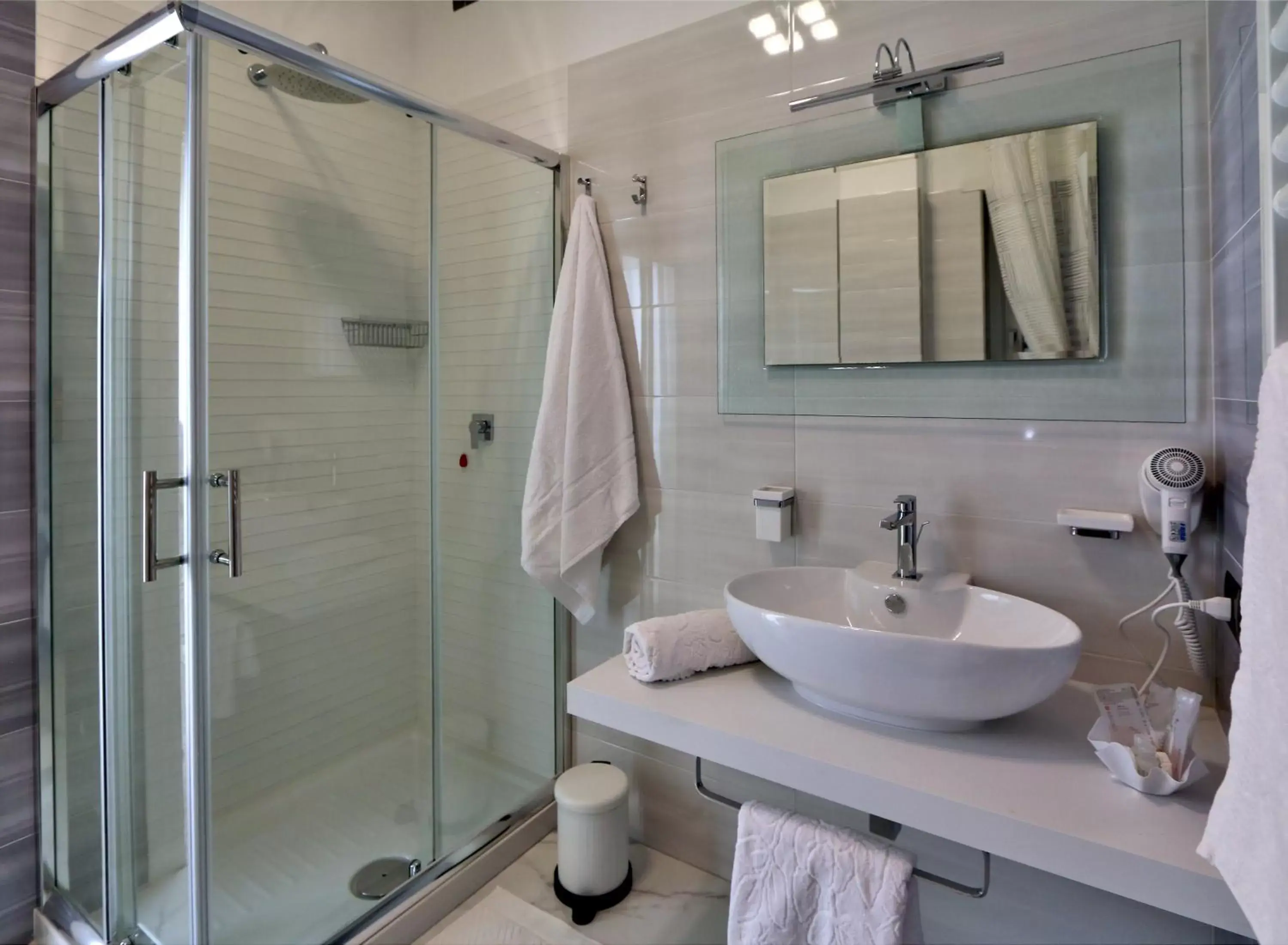 Shower, Bathroom in SOLIDEA BNB