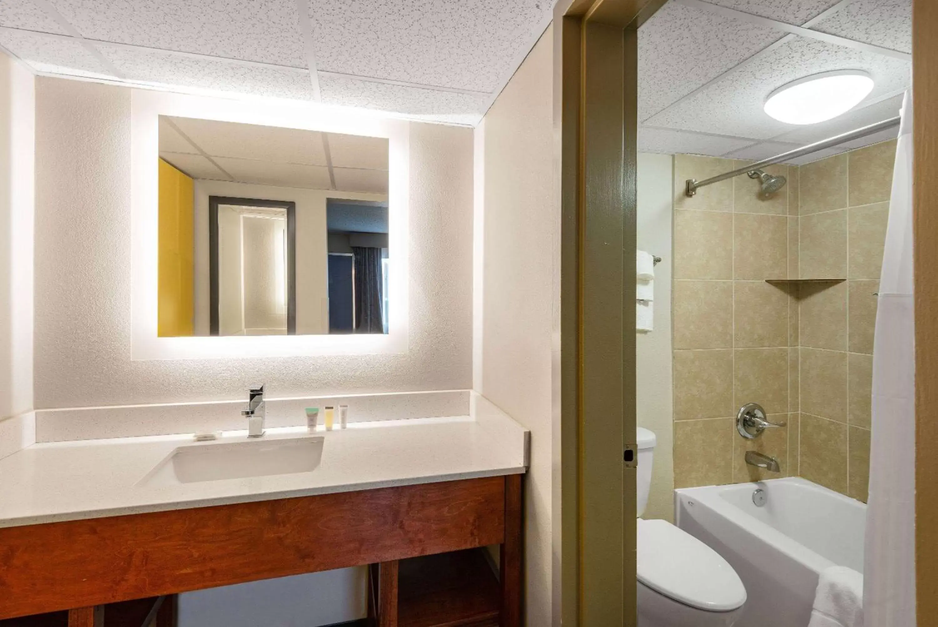 TV and multimedia, Bathroom in Days Inn by Wyndham Charlottesville/University Area