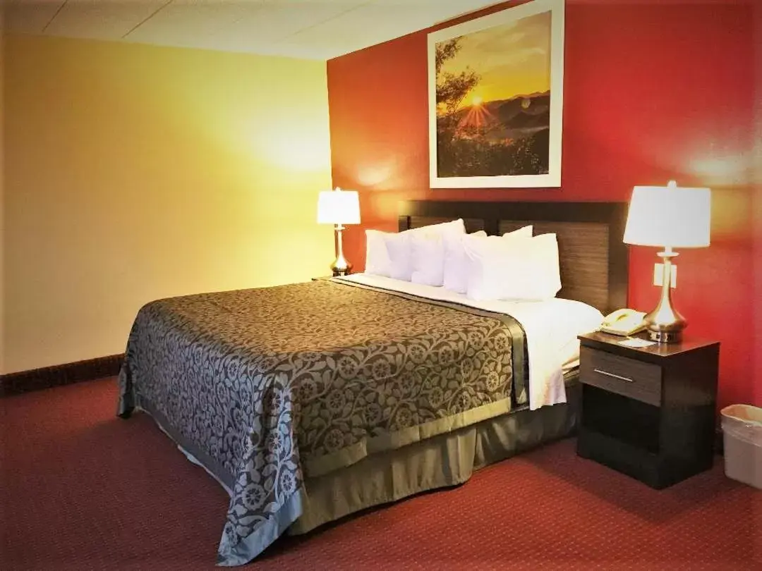 Bed in Days Inn by Wyndham Scranton PA