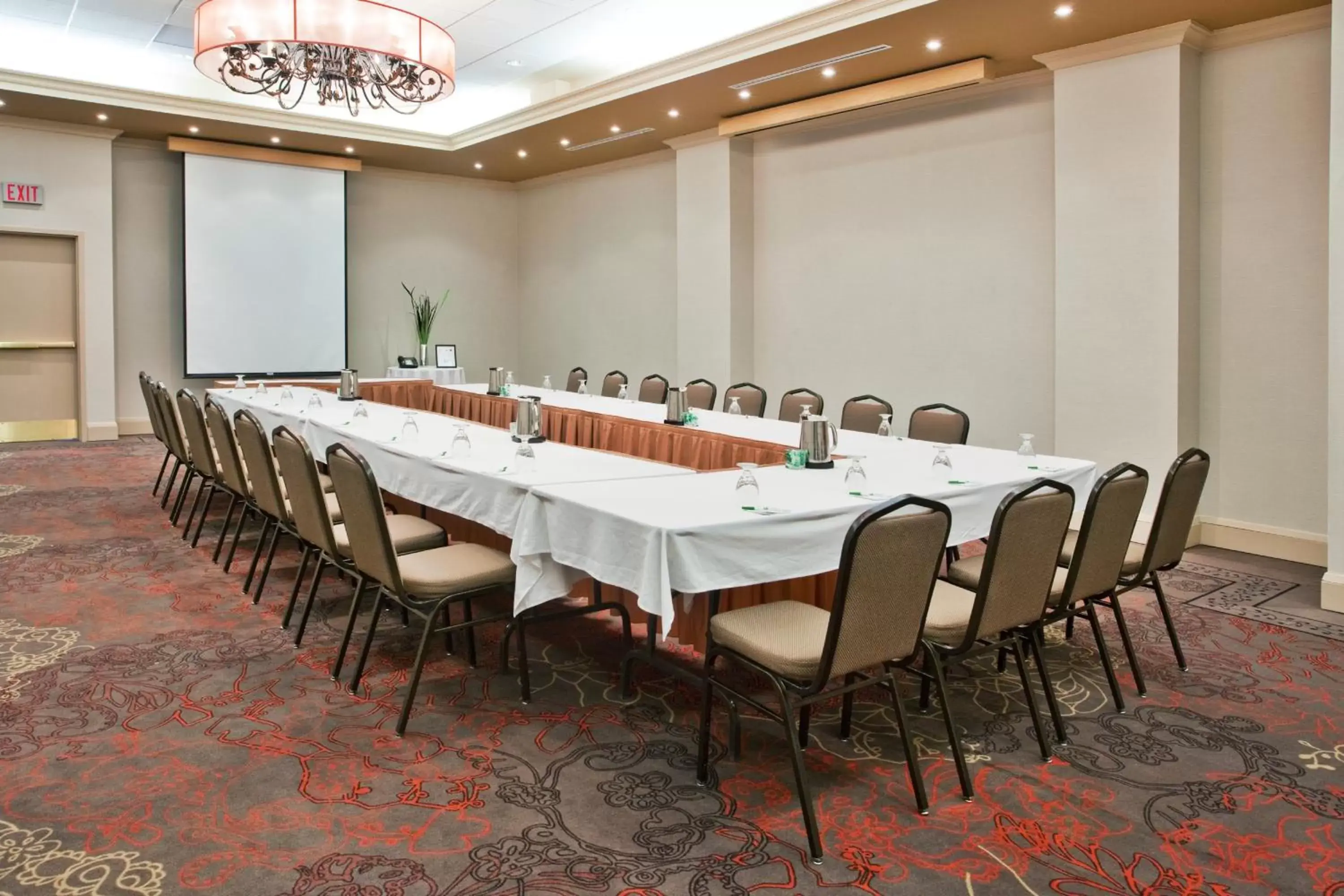 Meeting/conference room in Holiday Inn & Suites Ottawa Kanata, an IHG Hotel