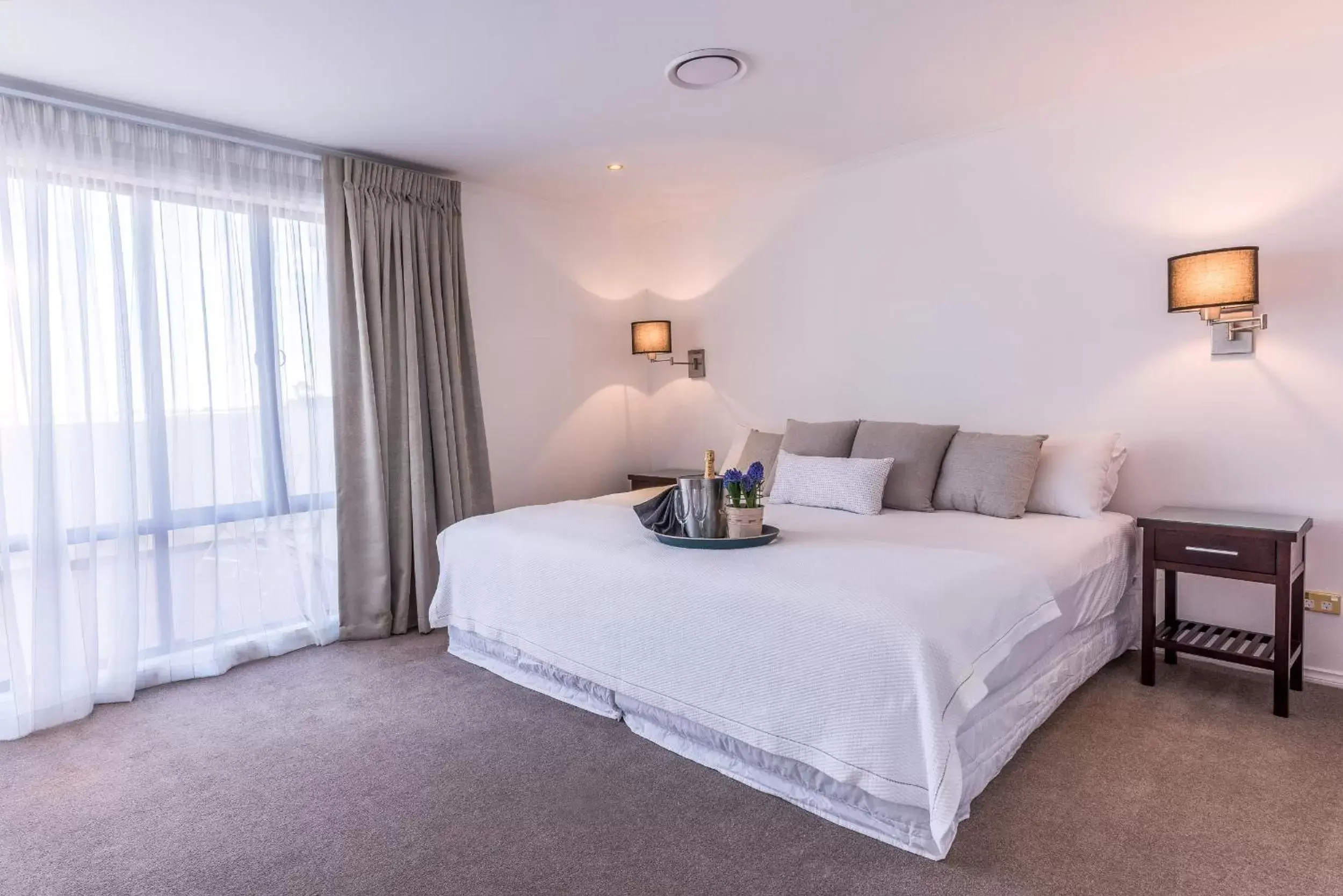 Bedroom, Bed in Fino Hotel & Suites