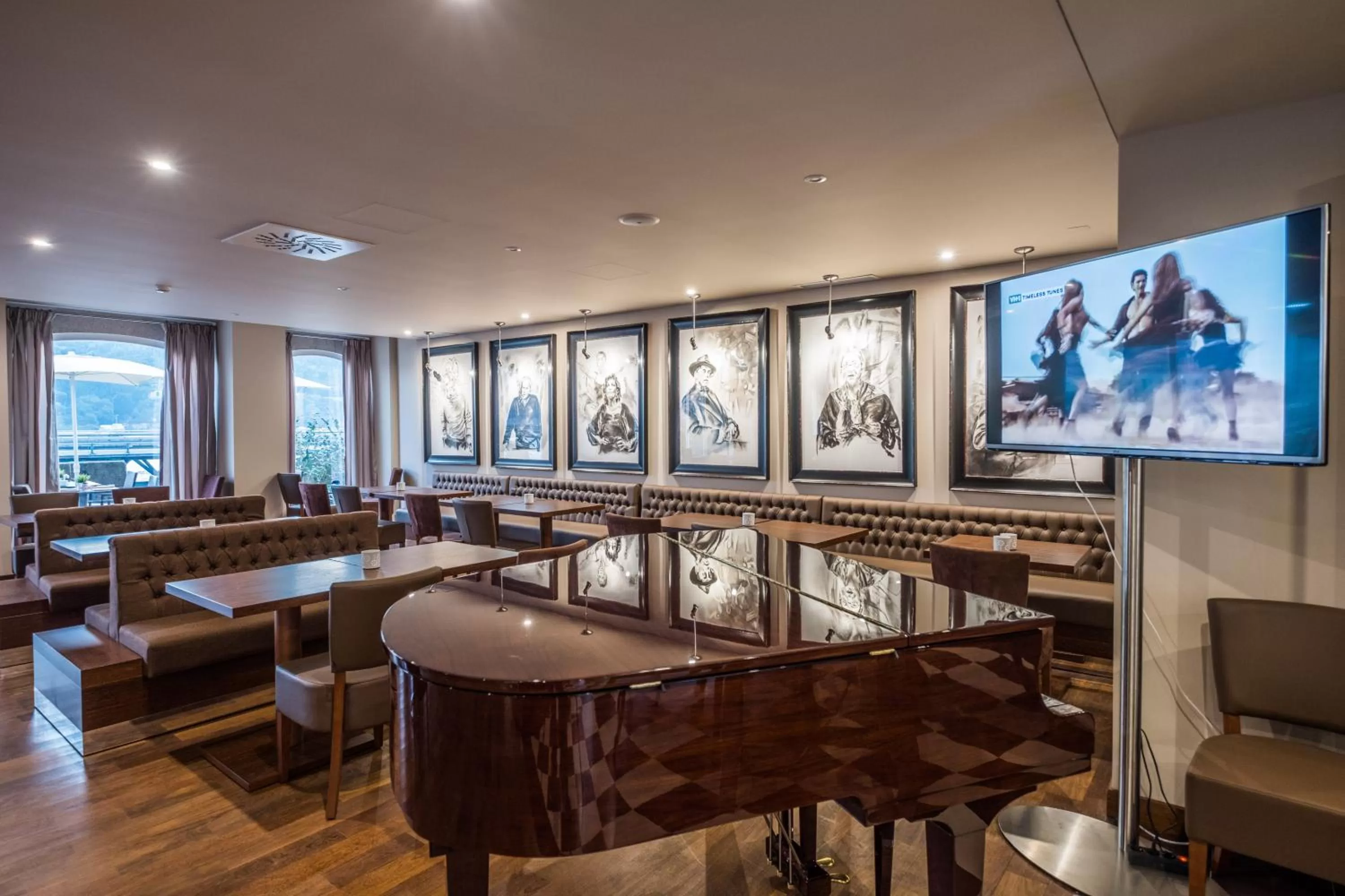 Lounge or bar in Vila Gale Porto Ribeira