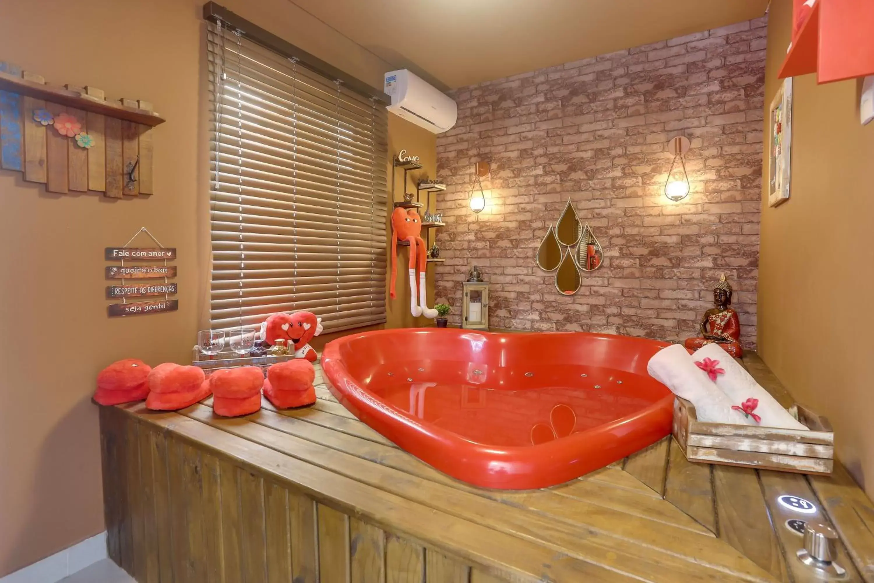 Hot Tub, Bathroom in Pousada Recanto do Aconchego