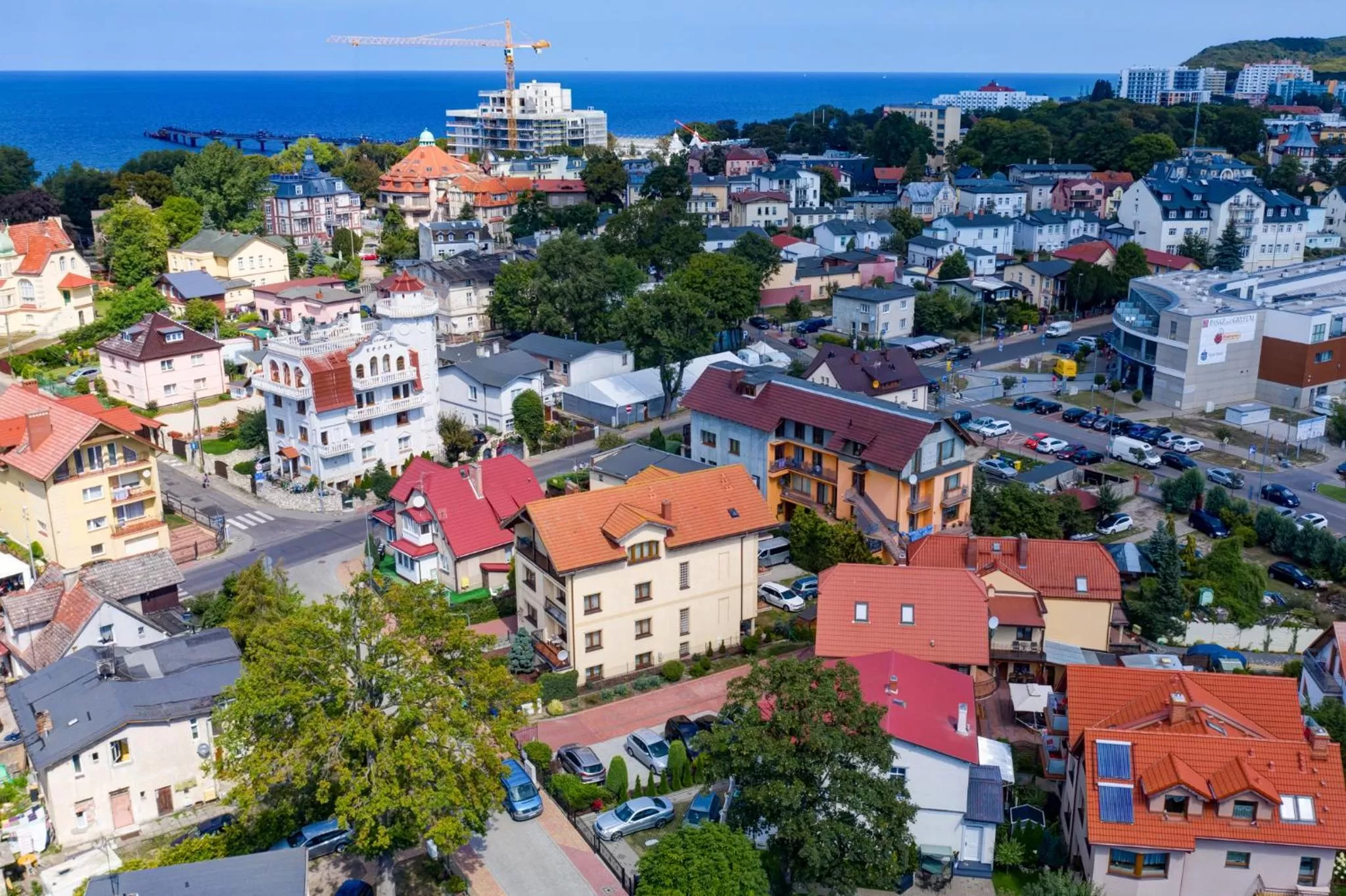 Property building in Willa Drako