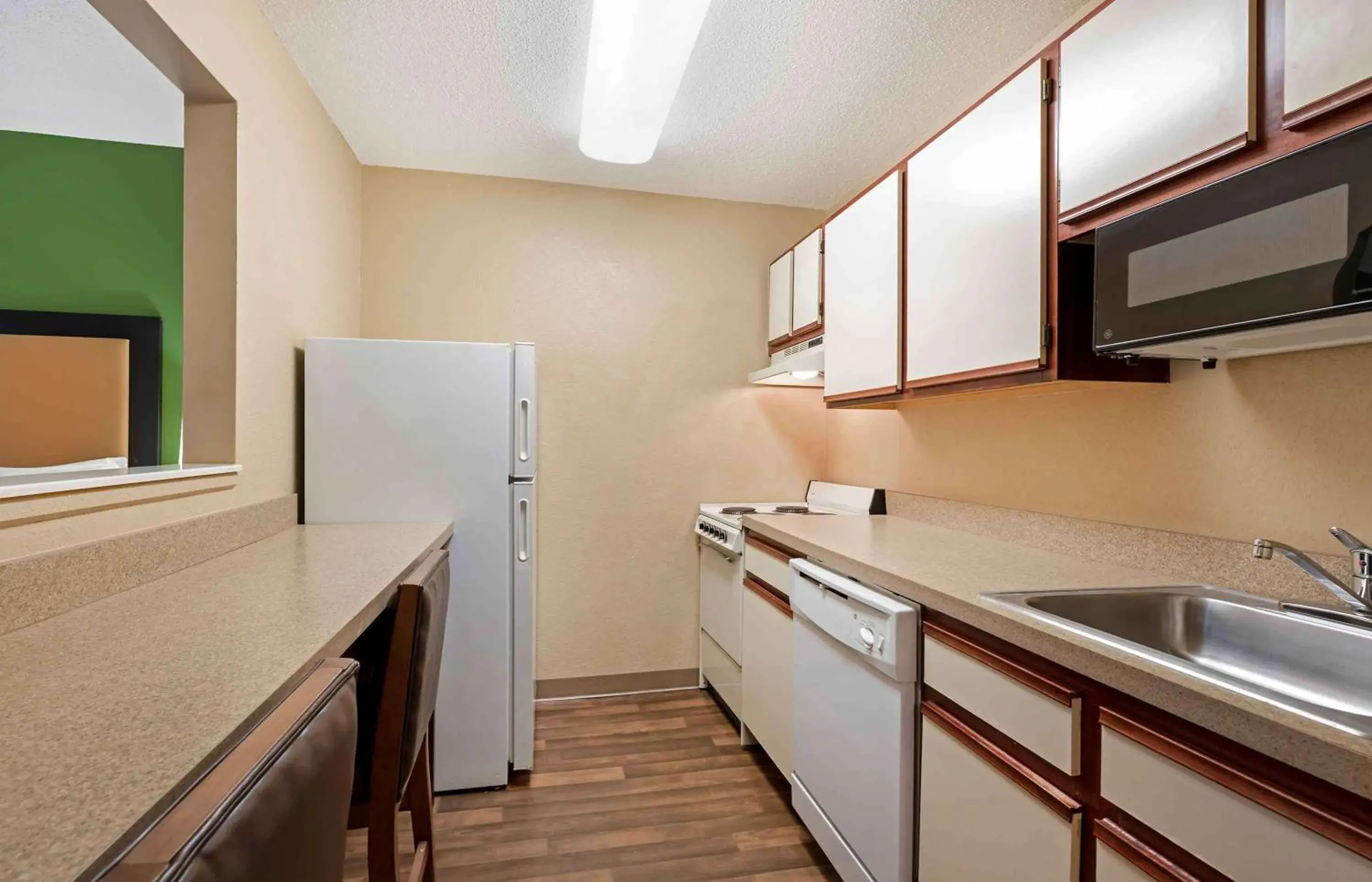 Bedroom, Kitchen/Kitchenette in Extended Stay America Suites - Cleveland - Westlake