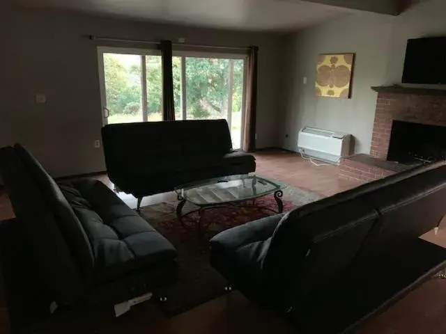 Seating Area in Mountain Trail Lodge and Vacation Rentals