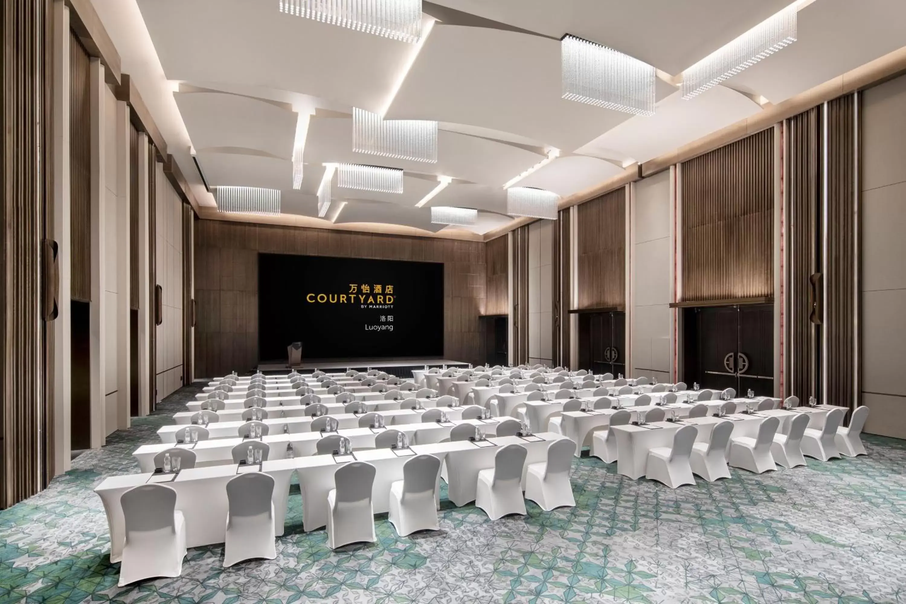 Meeting/conference room in Courtyard by Marriott Luoyang