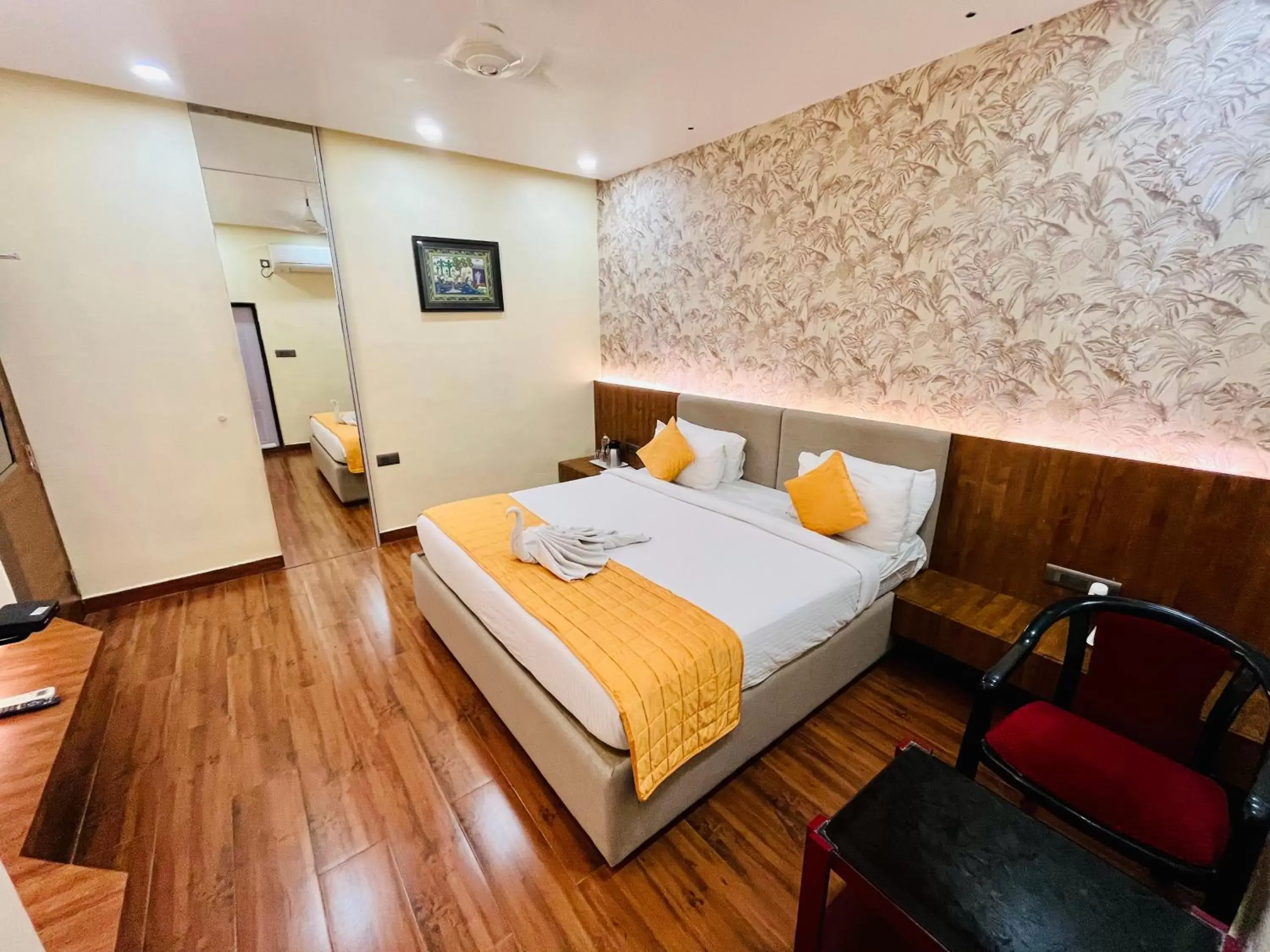 Deluxe Room in Shankar Bhavan By Vinayak Hotels Deluxe Room in Shankar Bhavan By Vinayak Hotels