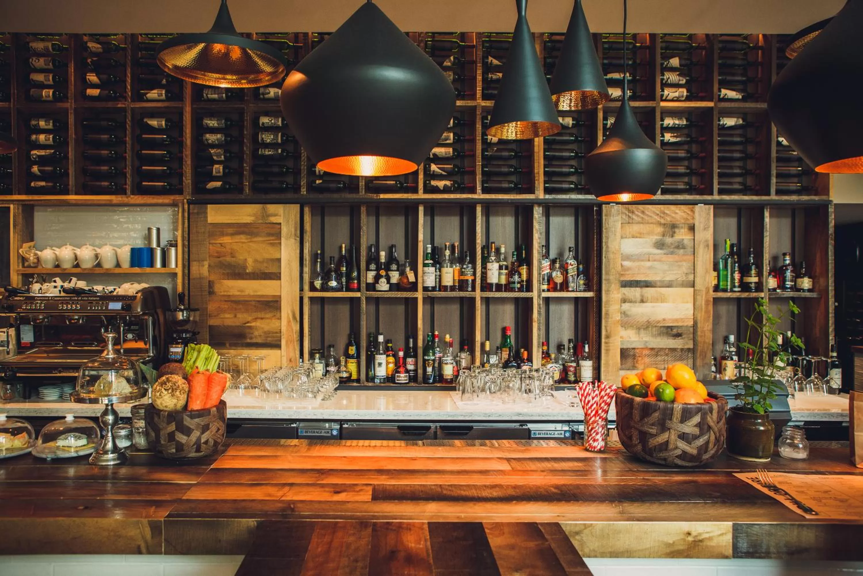 Lounge or bar in DoubleTree by Hilton Ottawa Downtown