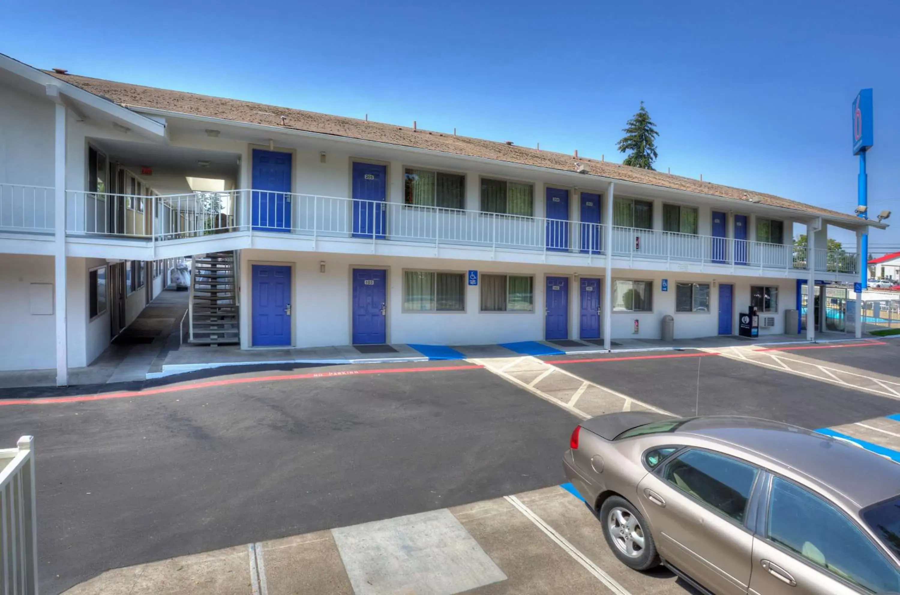 Property Building in Motel 6-Tigard, OR - Portland South - Lake Oswego