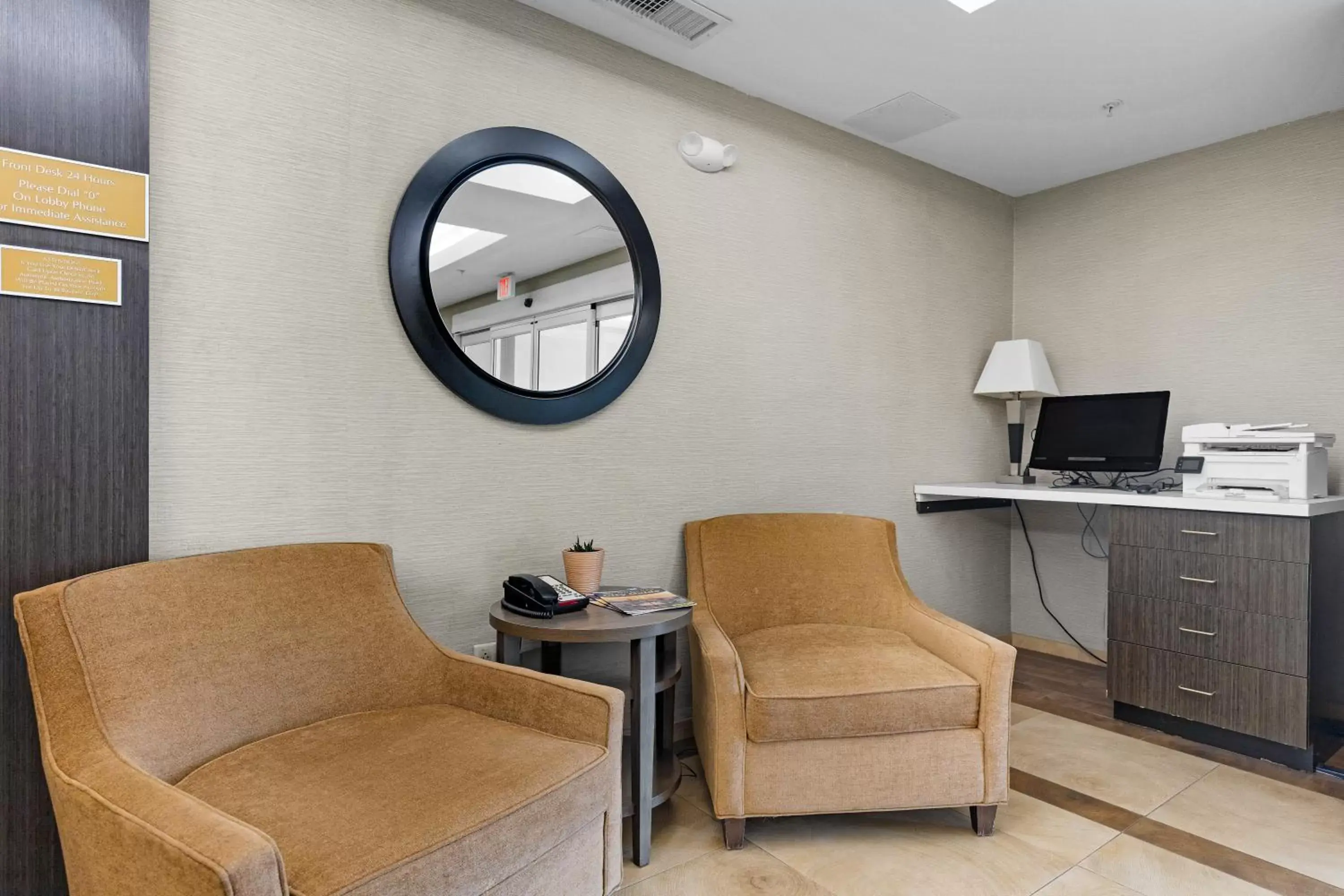 Business facilities, Seating Area in Candlewood Suites Erie, an IHG Hotel