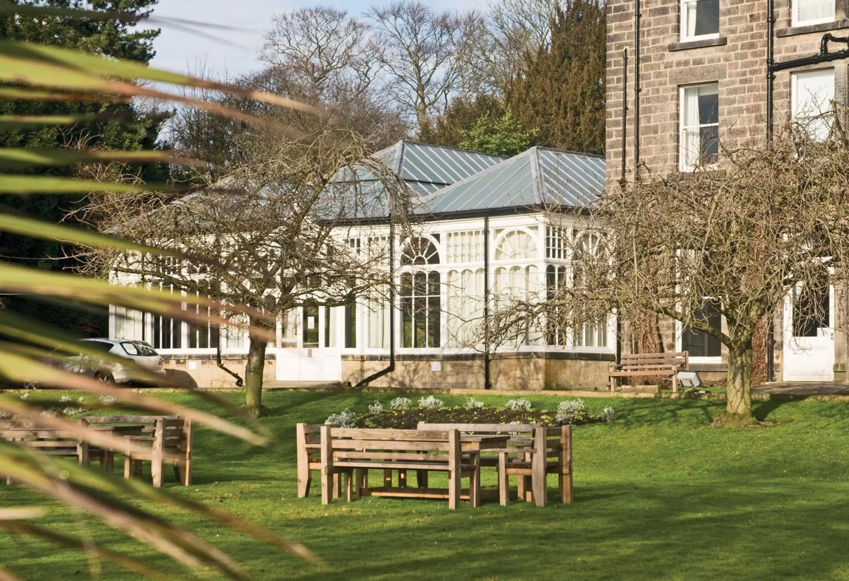 Facade/entrance in Old Swan Hotel