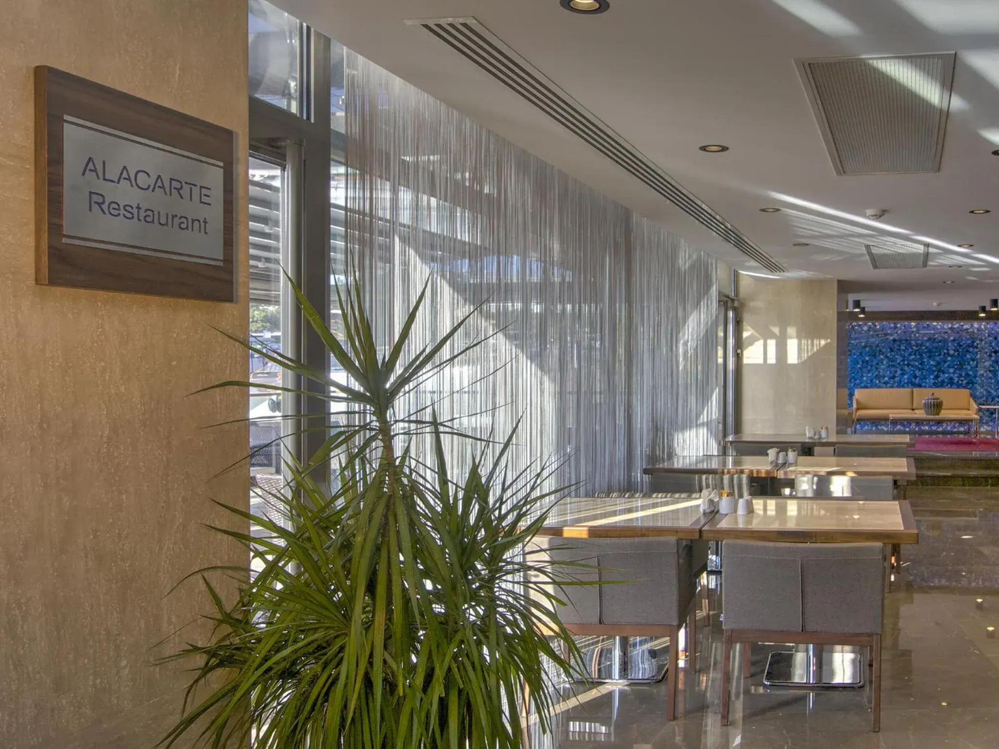 Banquet/Function facilities, Restaurant/Places to Eat in Fesa Business Hotel