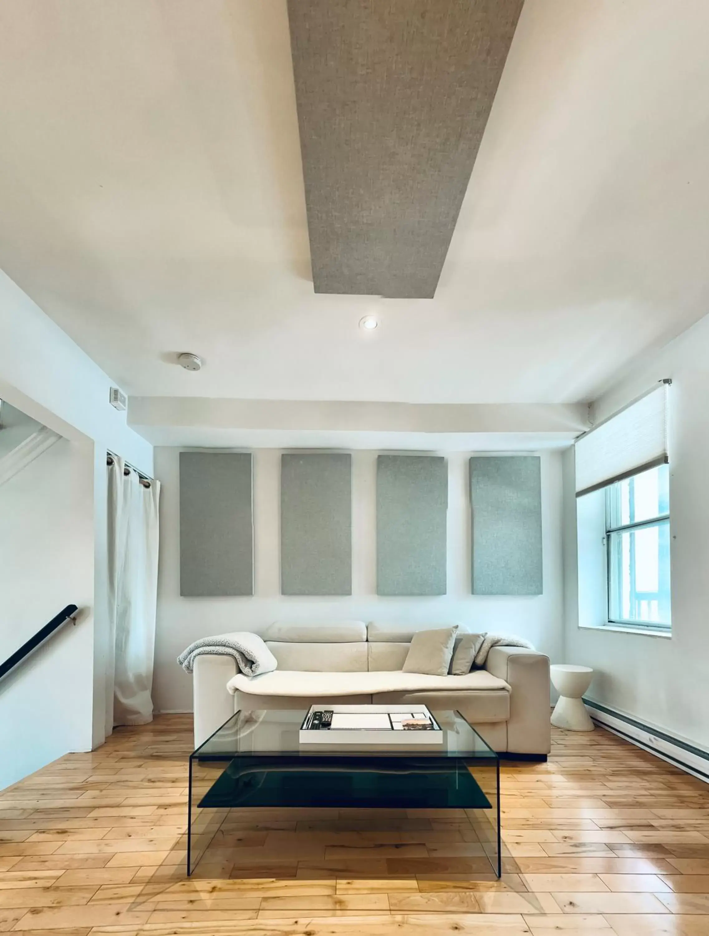 Bed, Seating Area in L'Hotel Particulier Griffintown