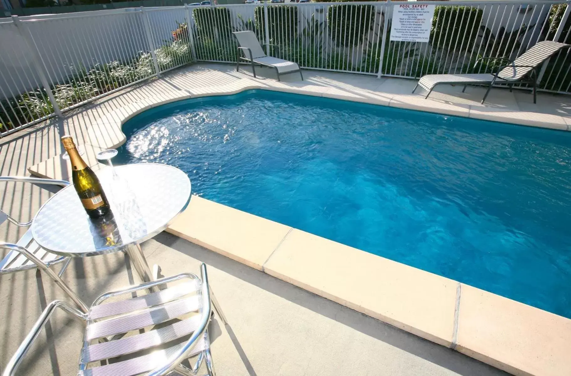 Swimming pool, Pool View in Pacific Coast Motel