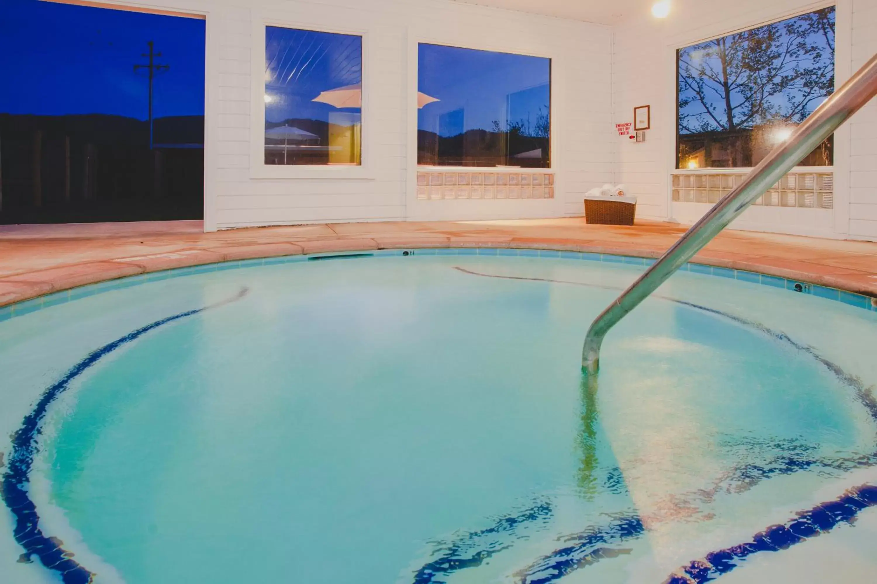 Hot Tub, Swimming Pool in Calistoga Motor Lodge & Spa, part of JdV by Hyatt