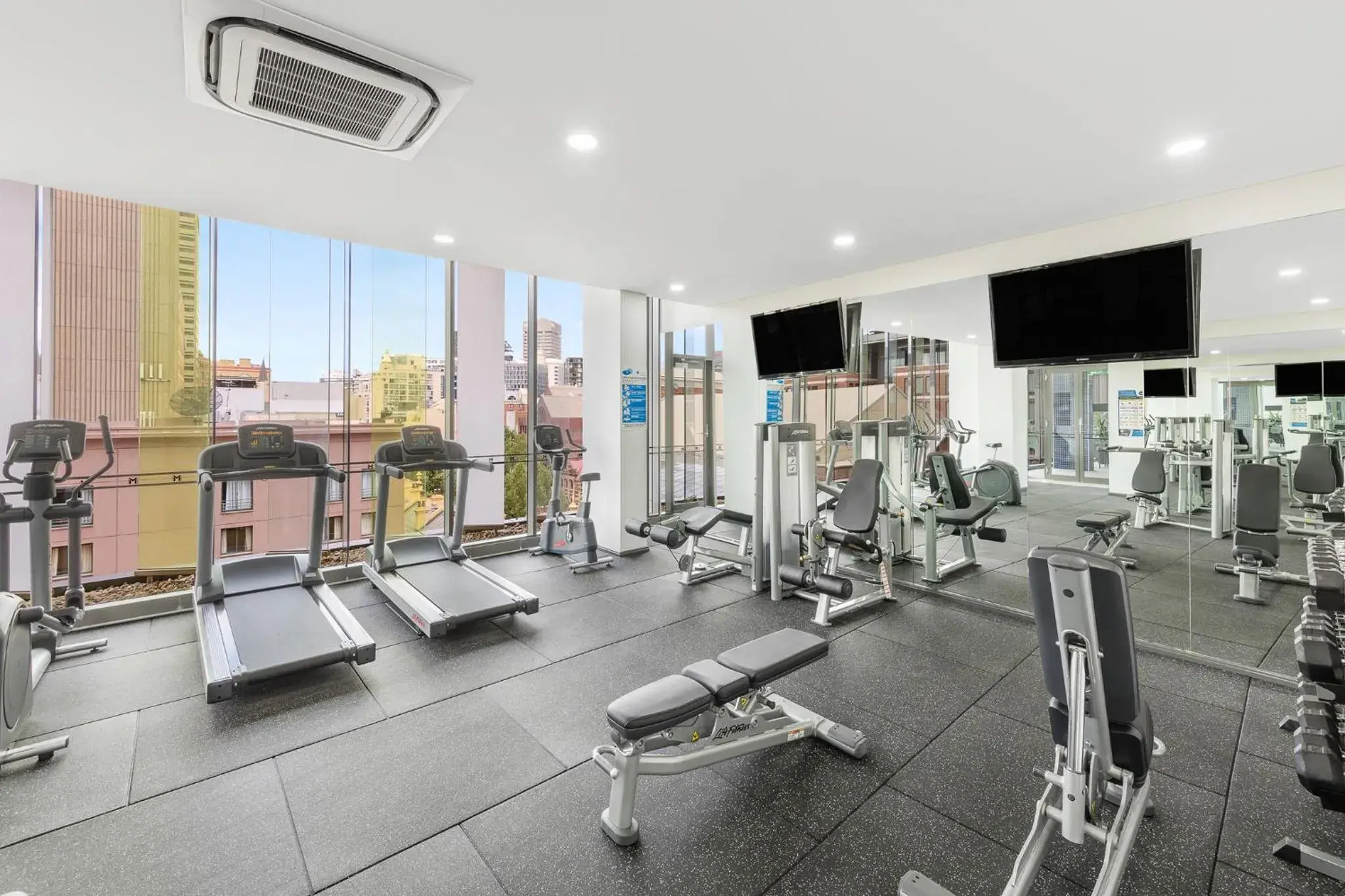 Fitness centre/facilities, Fitness Center/Facilities in Meriton Suites Campbell Street, Sydney