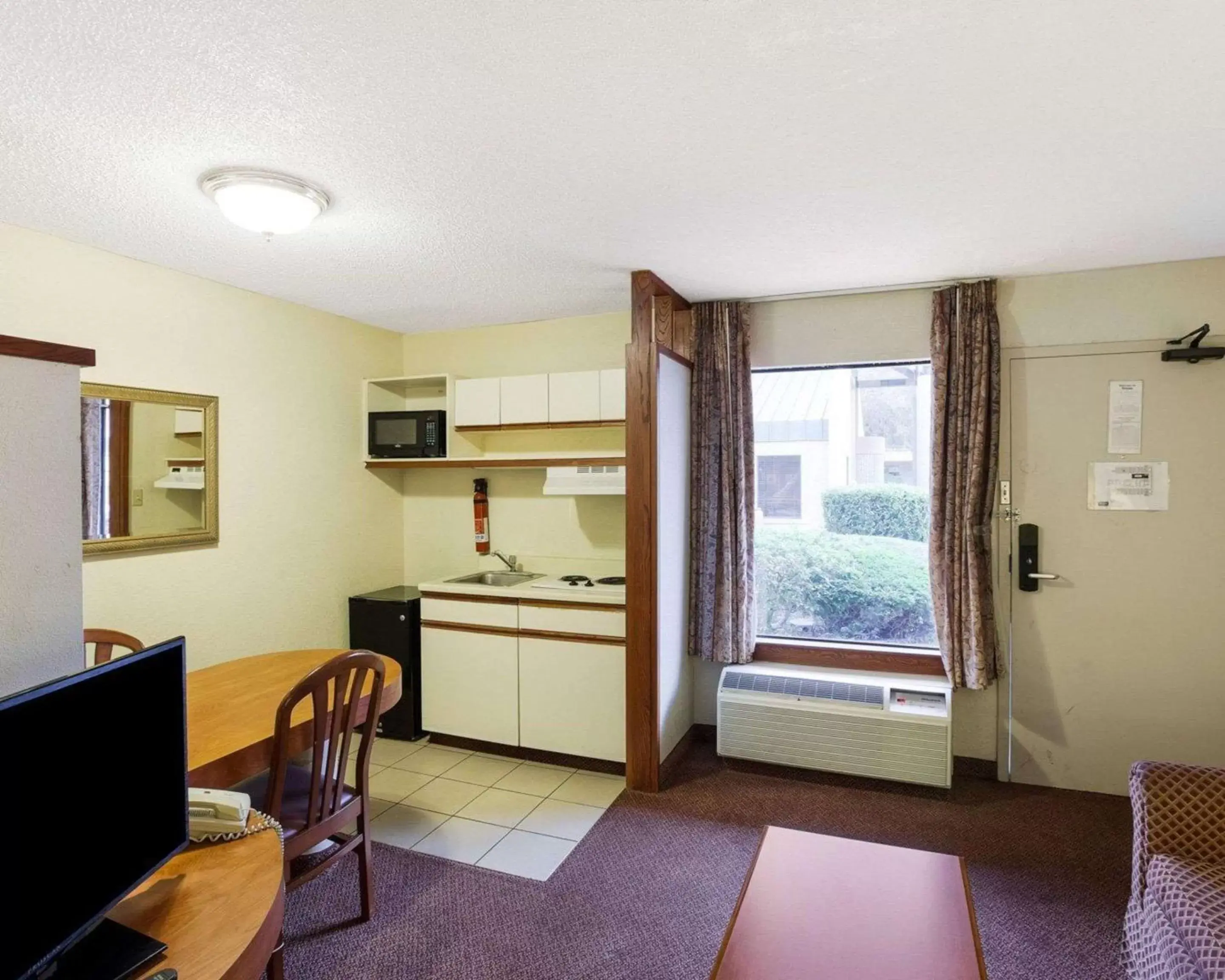 Photo of the whole room in Rodeway Inn & Suites South of Fiesta Park Photo of the whole room in Rodeway Inn & Suites South of Fiesta Park