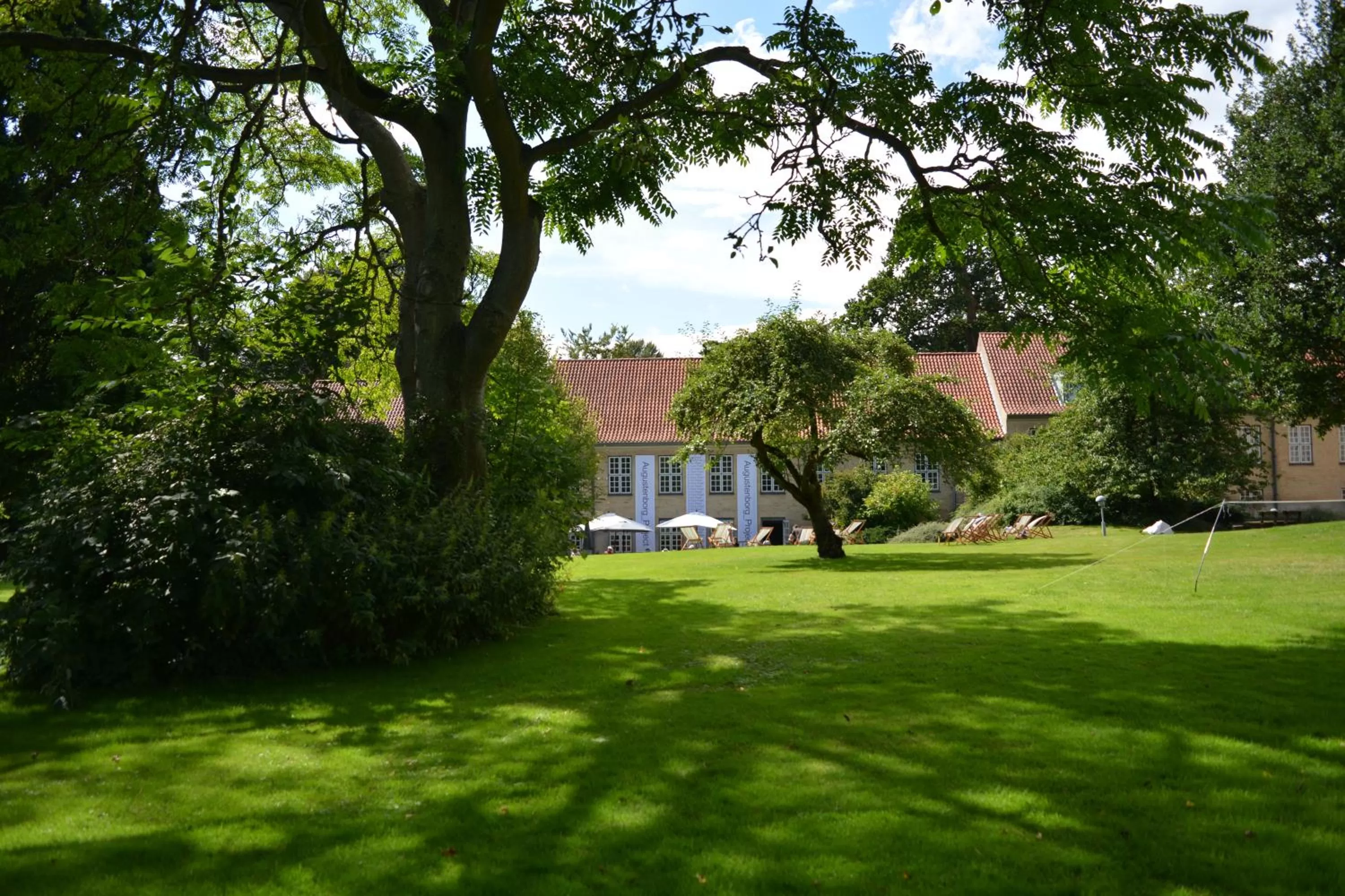 Garden in Gem Suites Holiday Apartments