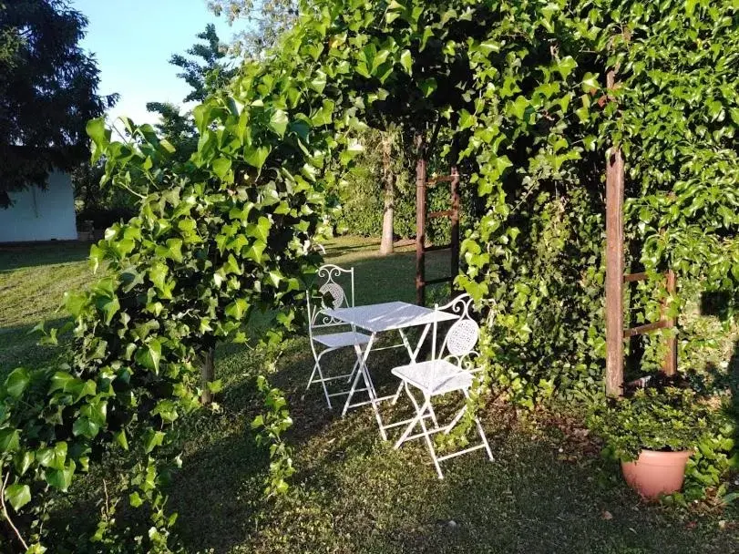 Garden in Borgo del Priolo B&B