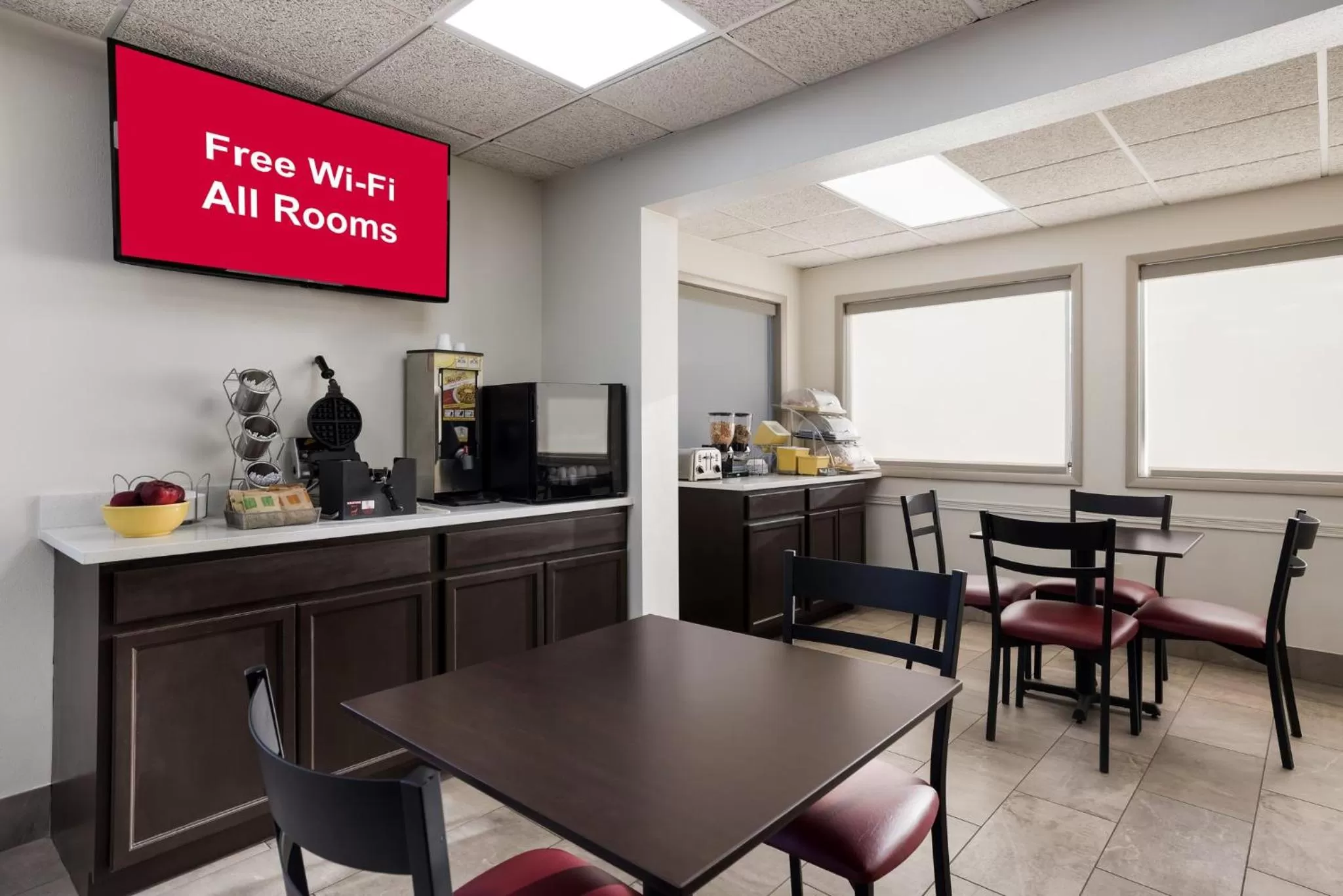 Breakfast in Red Roof Inn Weedsport