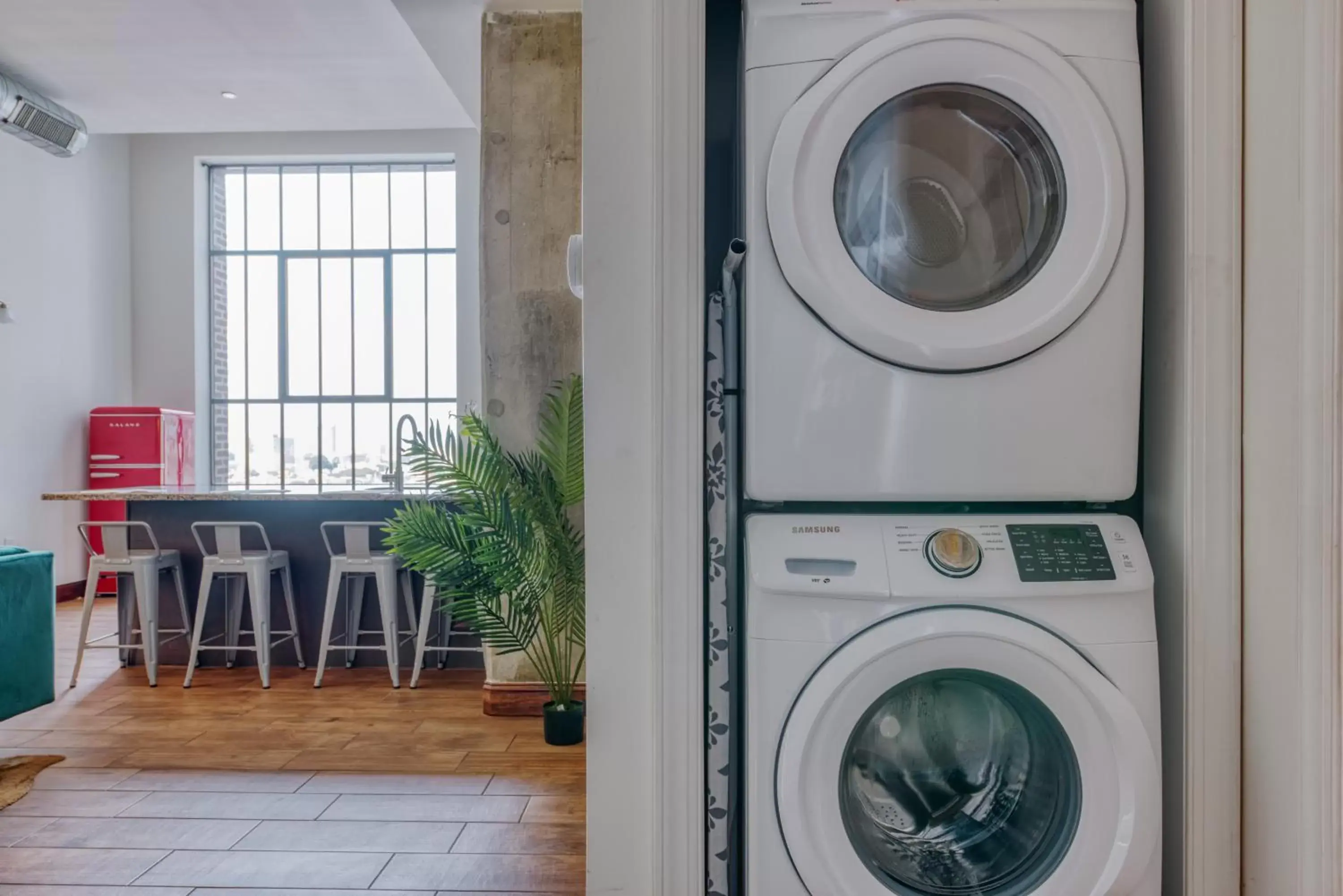 washing machine, Bathroom in Sosuite at Independence Lofts - Callowhill