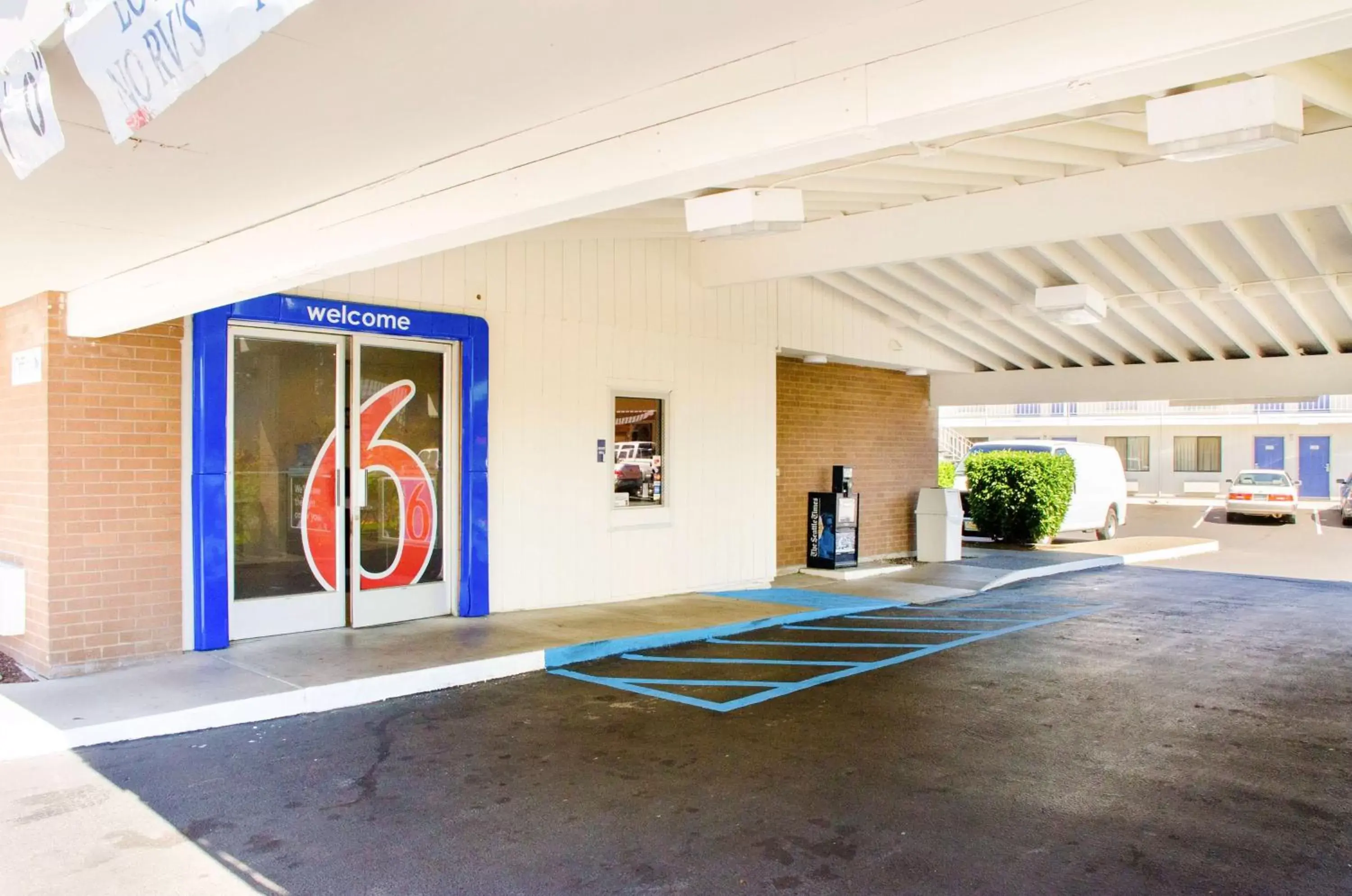 Property building, Lobby/Reception in Motel 6-Tacoma, WA - Fife