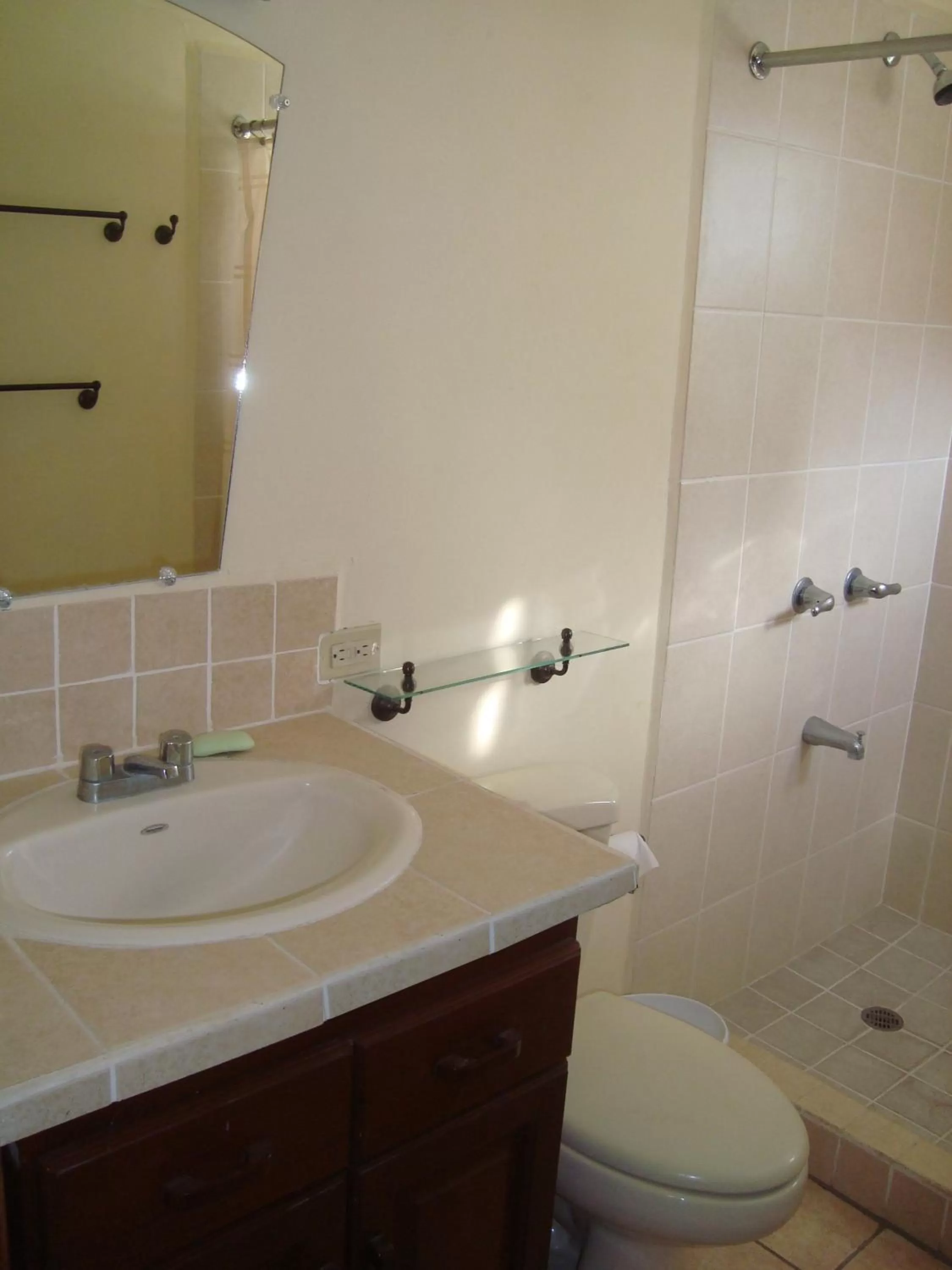 Triple Room in Hotel Colibri