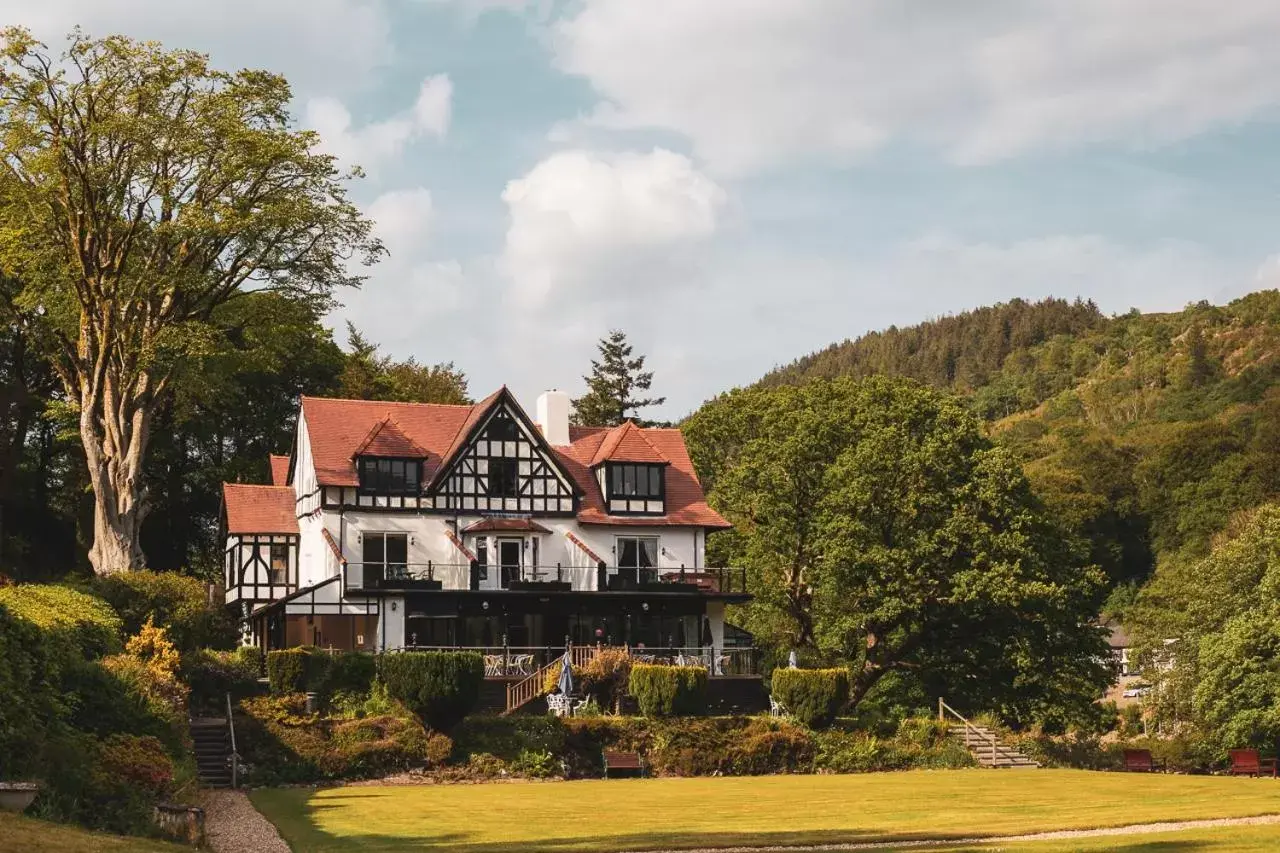 Property Building in Craig-y-Dderwen Riverside Hotel