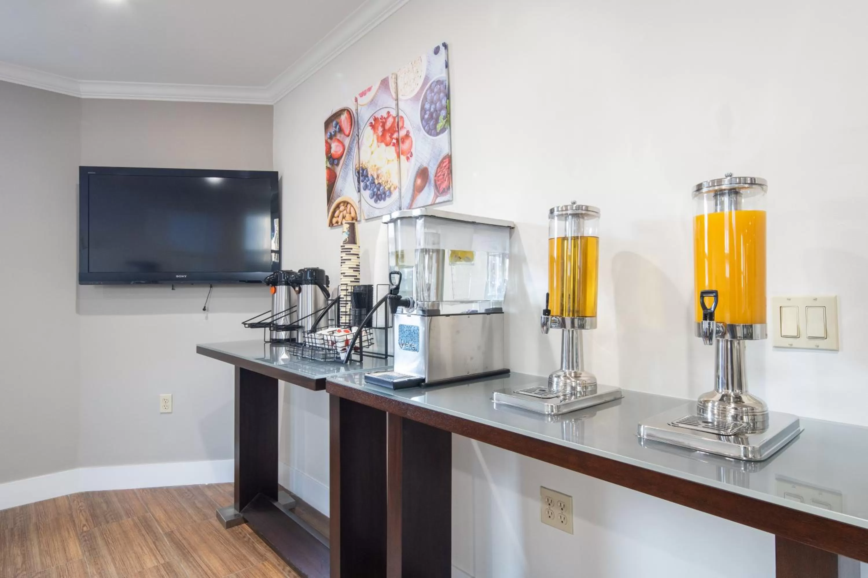 TV/Entertainment Center in Inn@Market