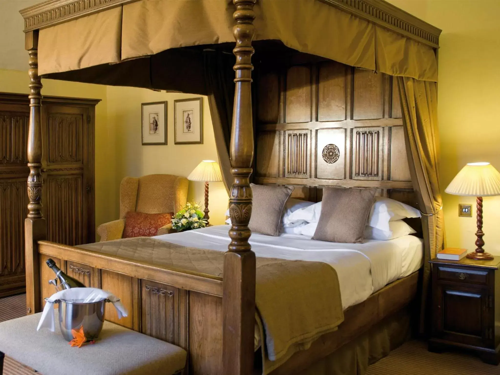 Bedroom, Bed in Macdonald Alveston Manor Hotel