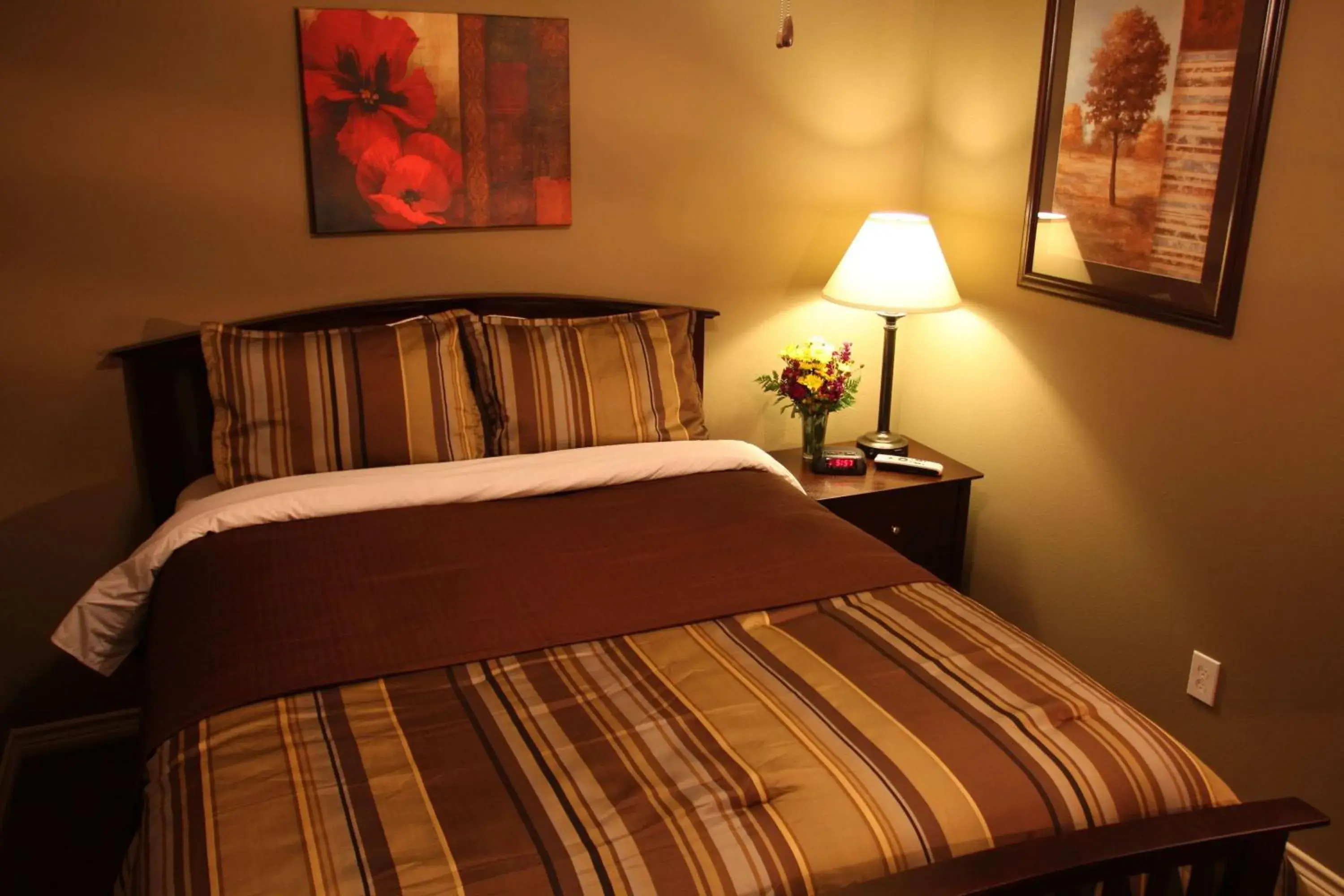 Bed in Eagle's Den Suites Big Spring a Travelodge by Wyndham
