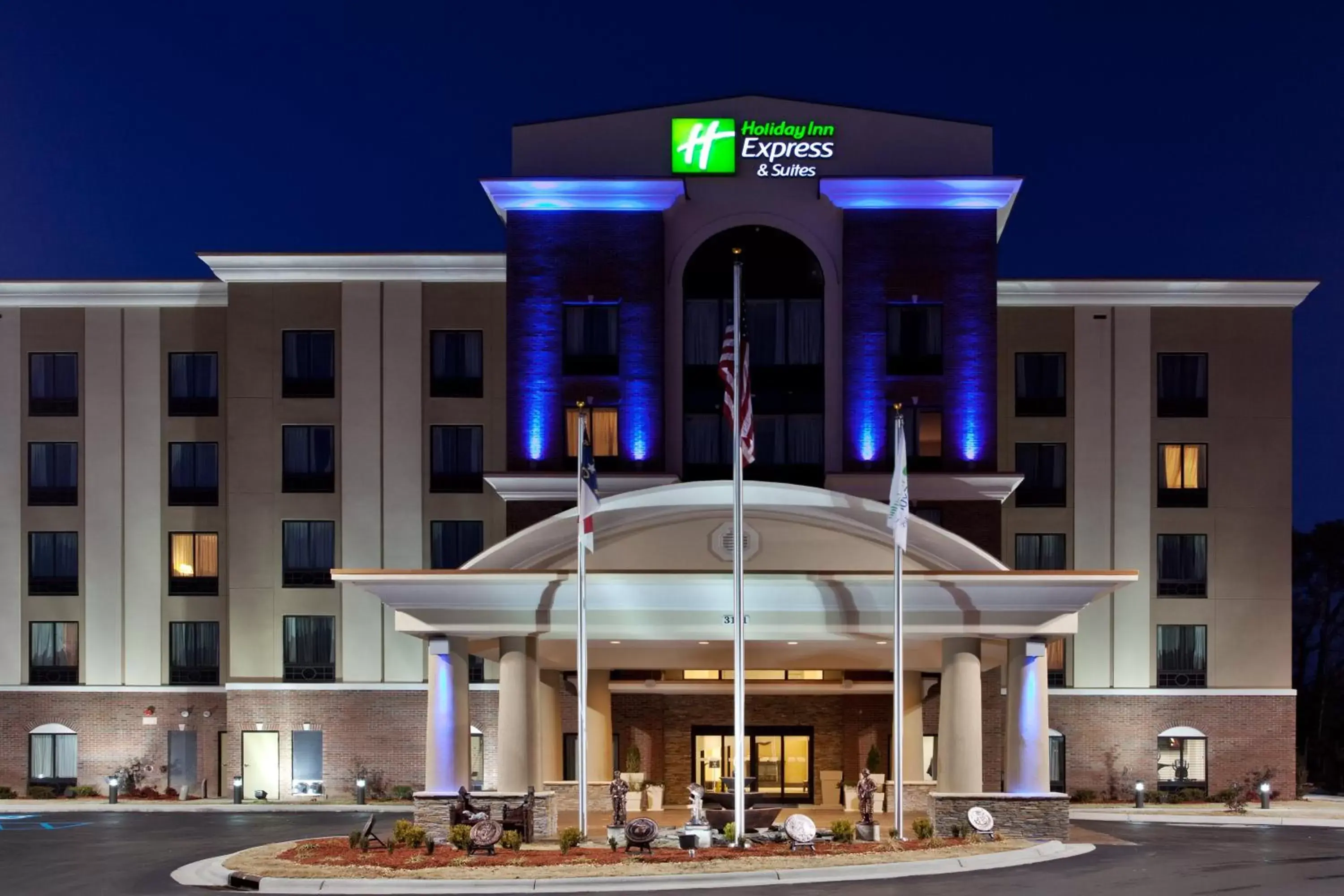 Property Building in Holiday Inn Express Hotel & Suites Hope Mills-Fayetteville Airport, an IHG Hotel