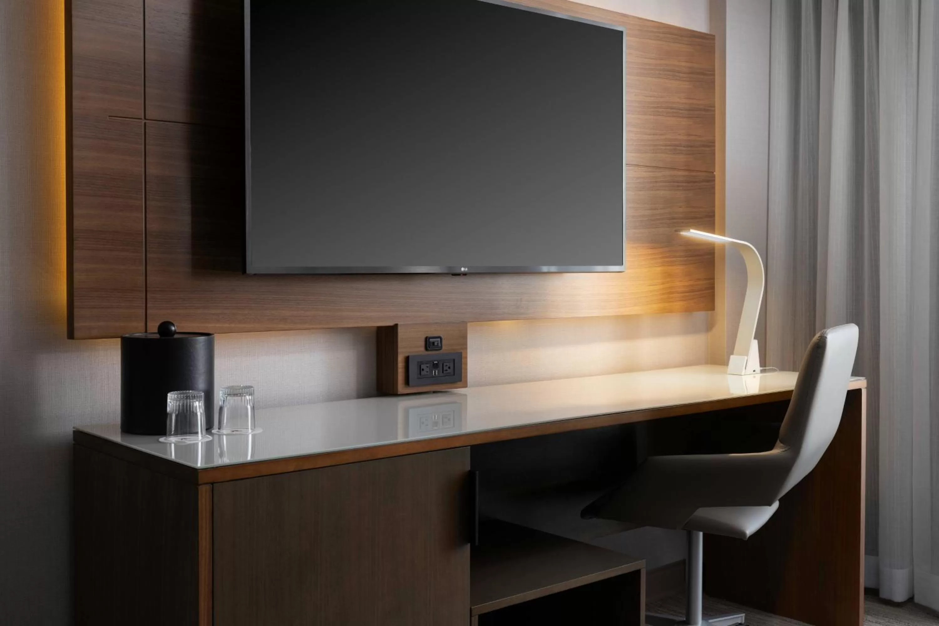 Photo of the whole room in Costa Mesa Marriott